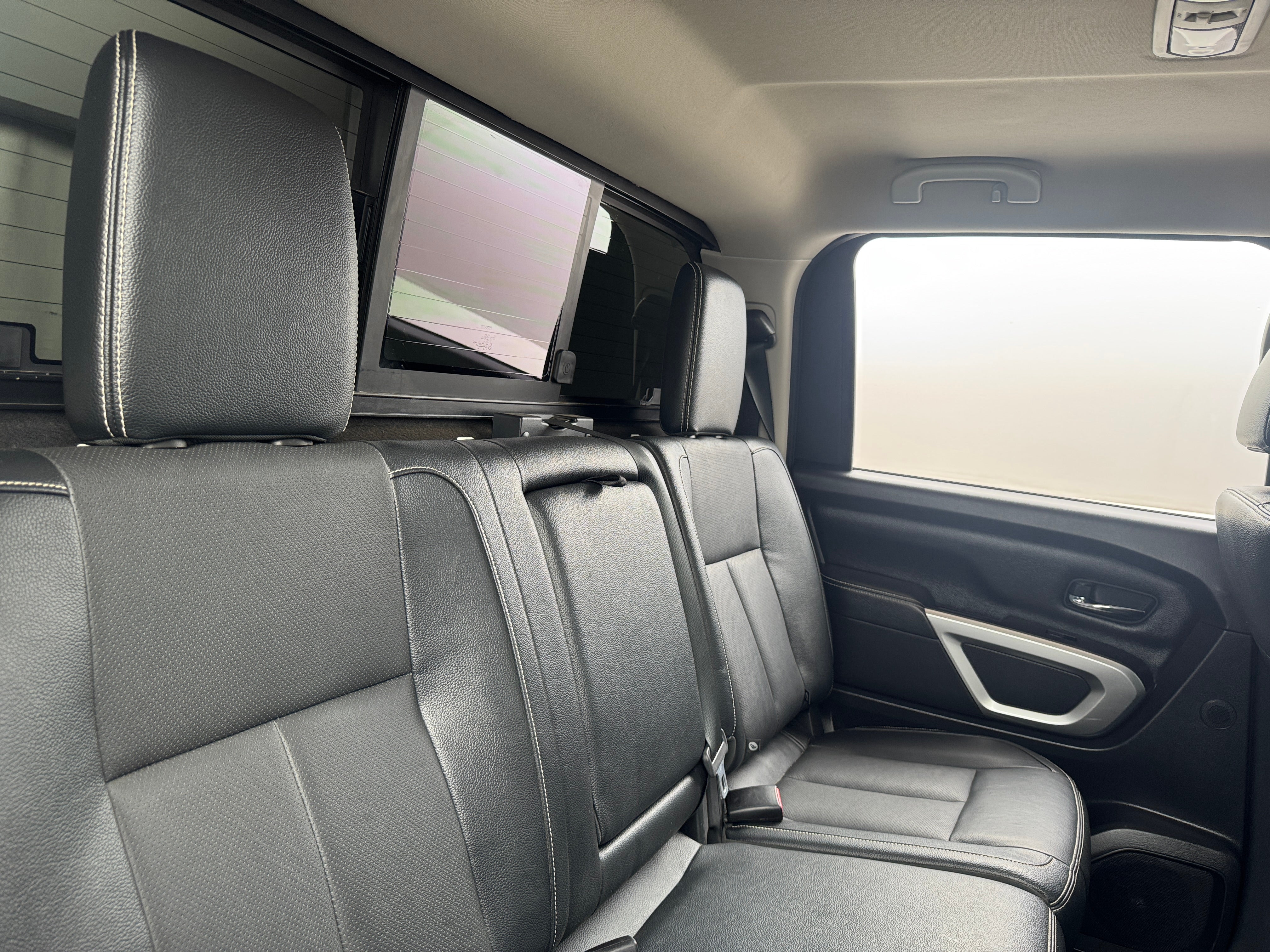 2019 Nissan Titan PRO-4X 6
