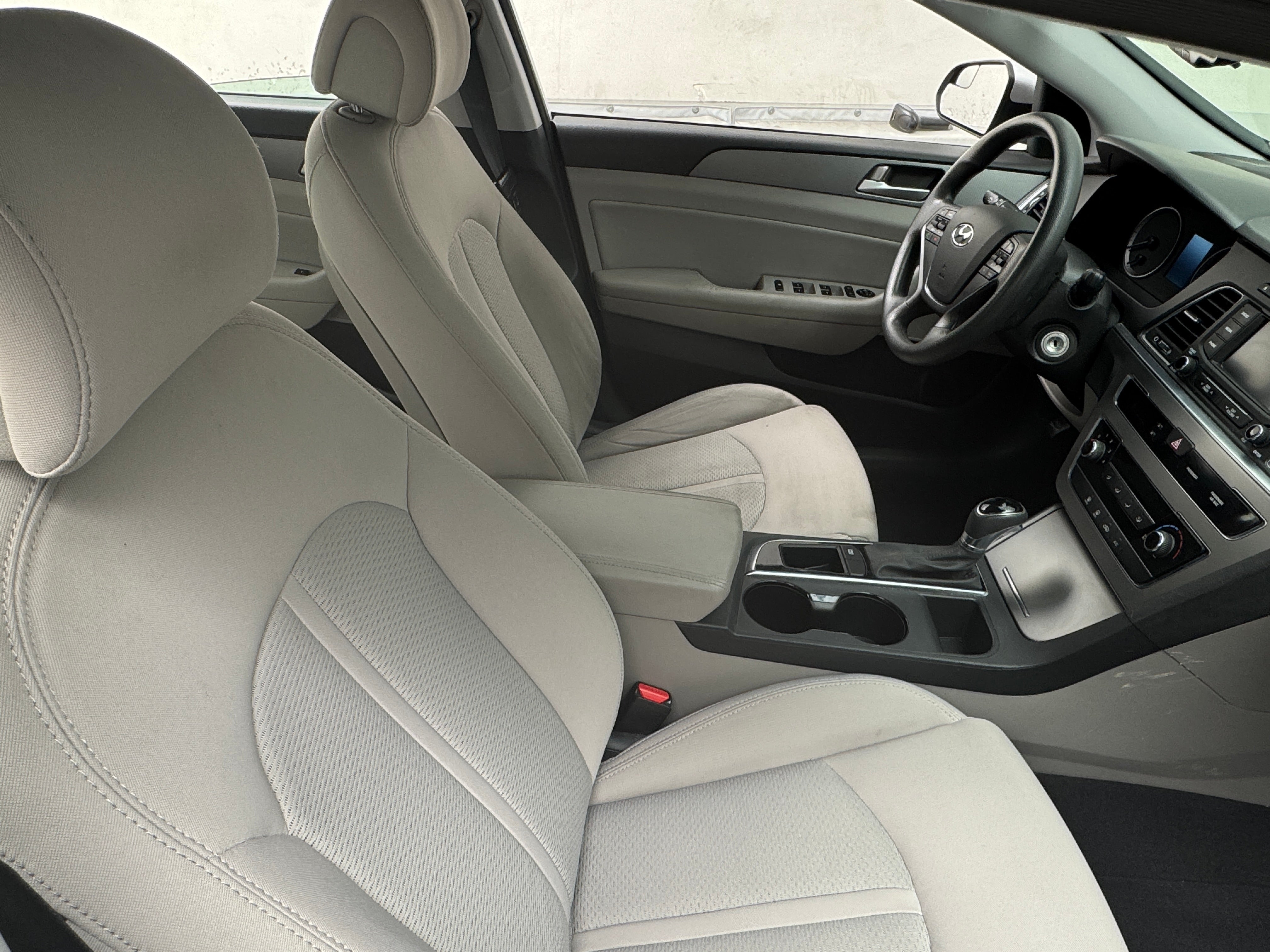 2015 Hyundai Sonata SE 2