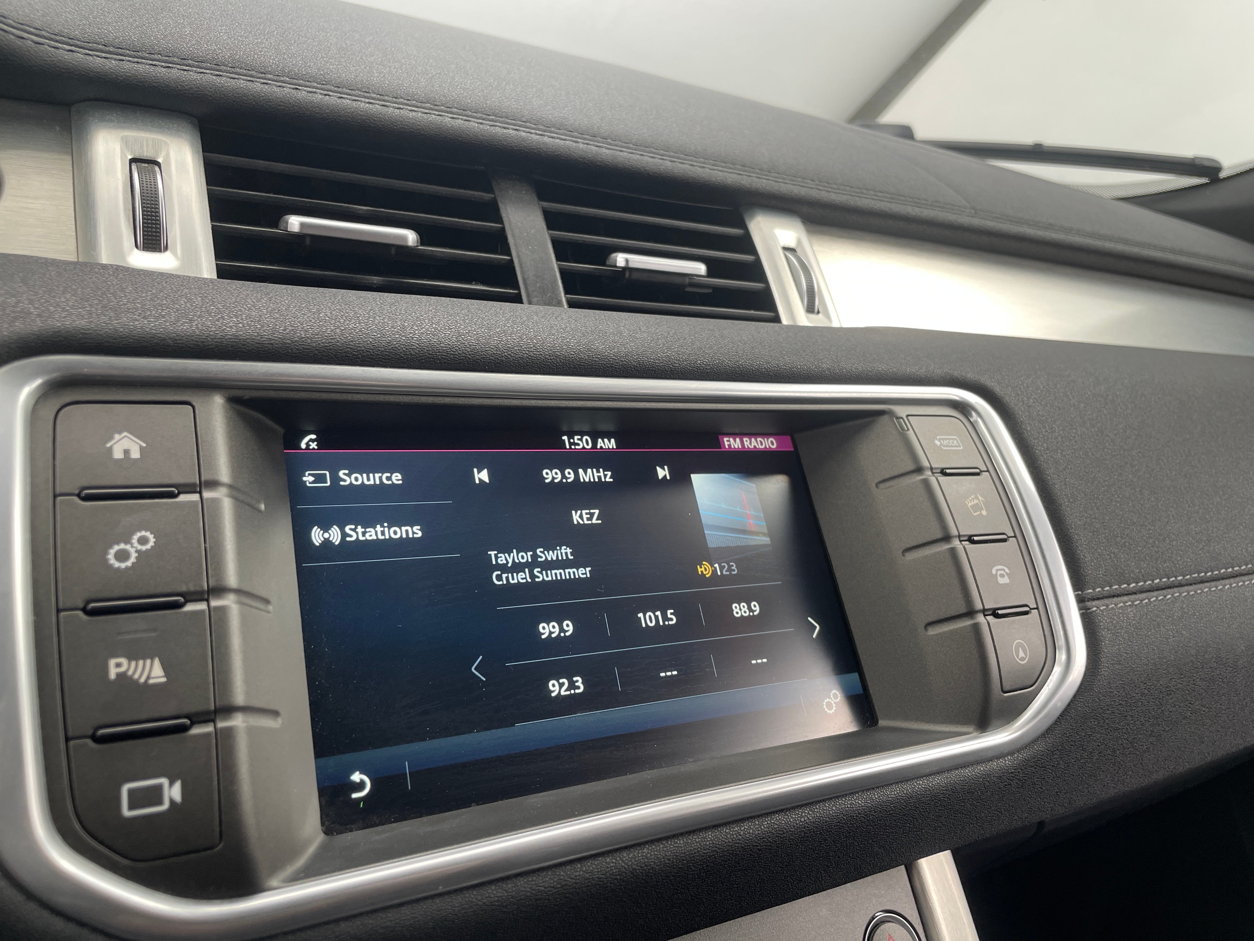 2017 Land Rover Range Rover Evoque SE 3