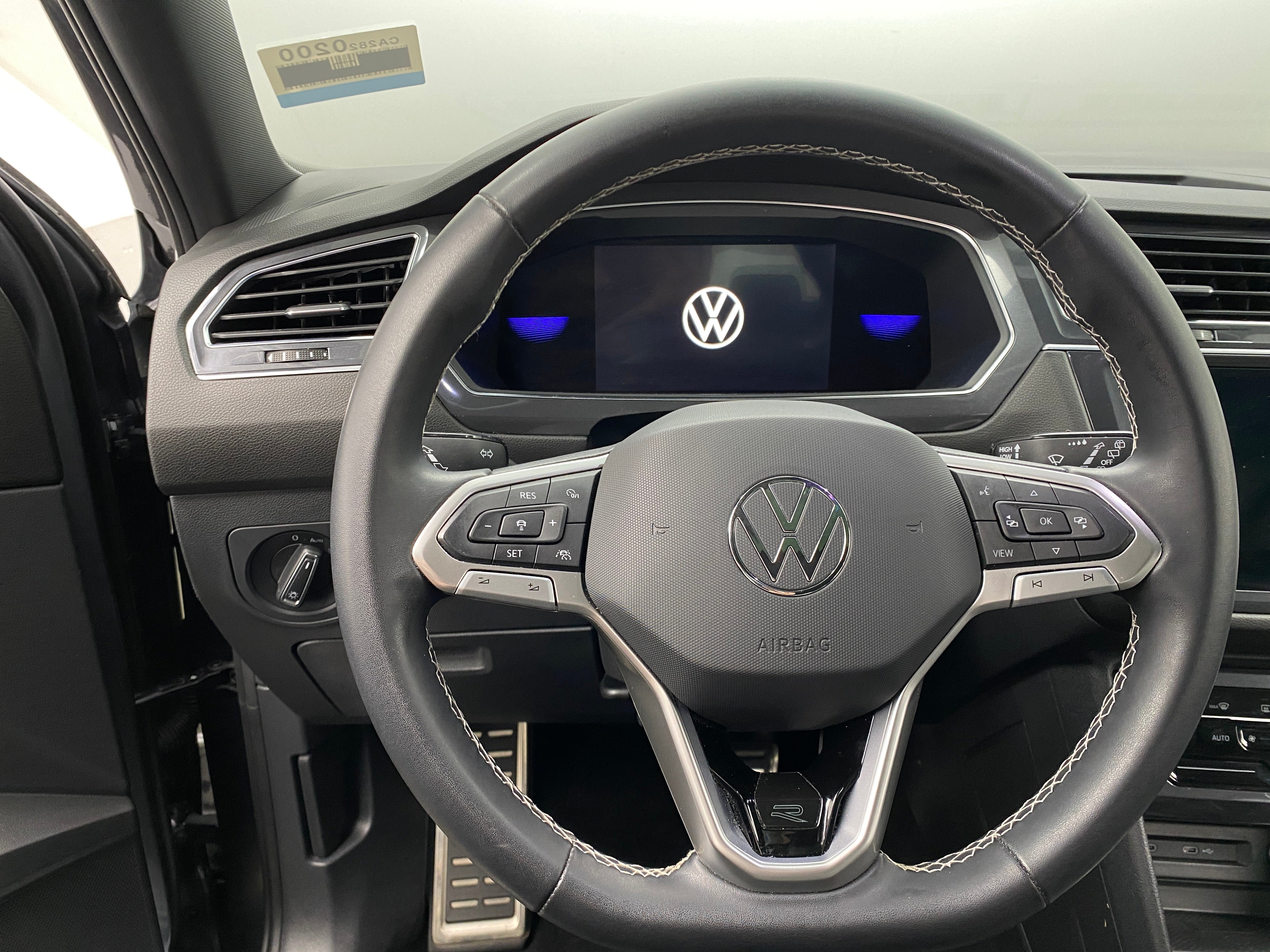 2023 Volkswagen Tiguan SE R-Line Black 4