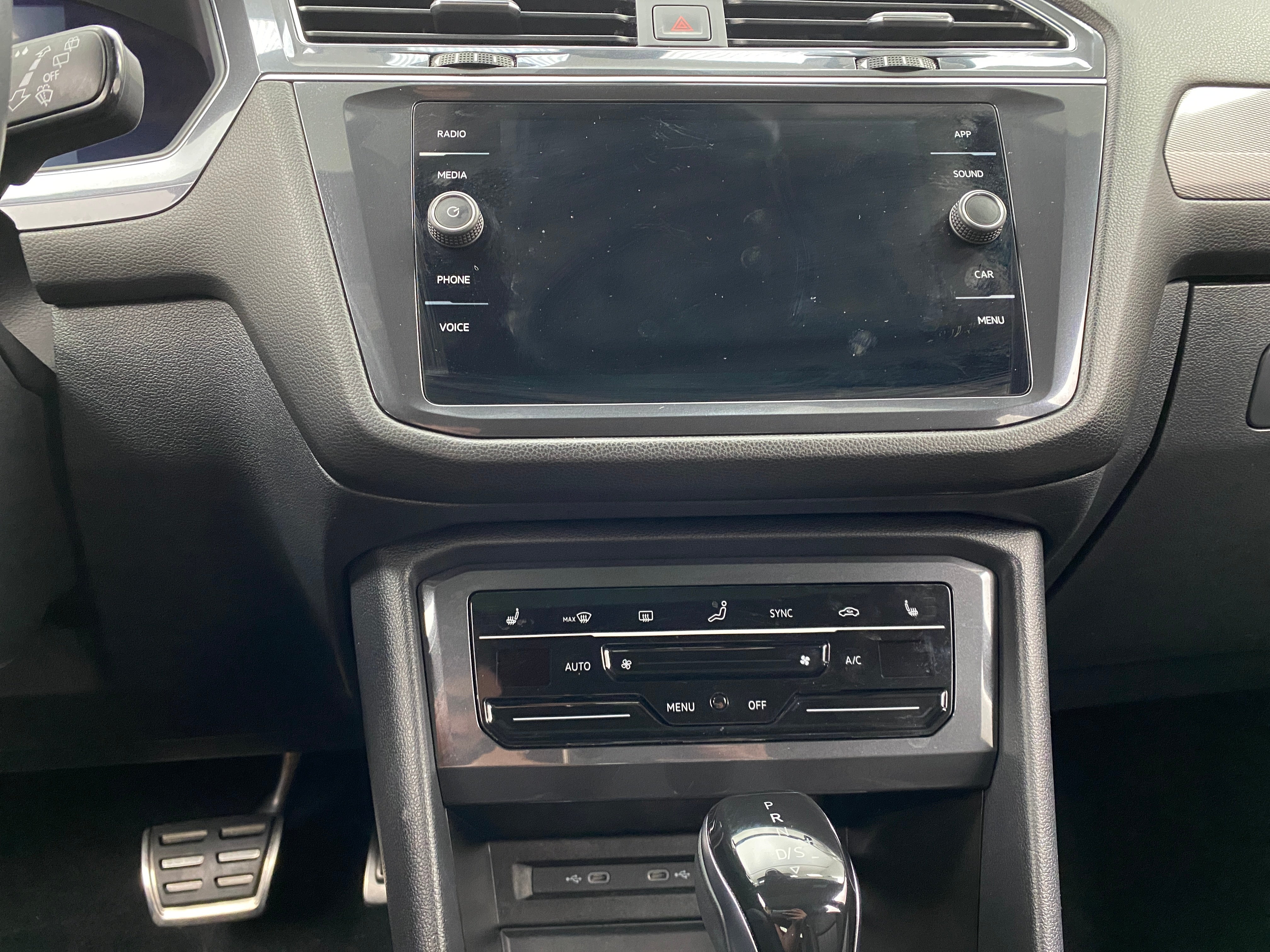 2023 Volkswagen Tiguan SE R-Line Black 3