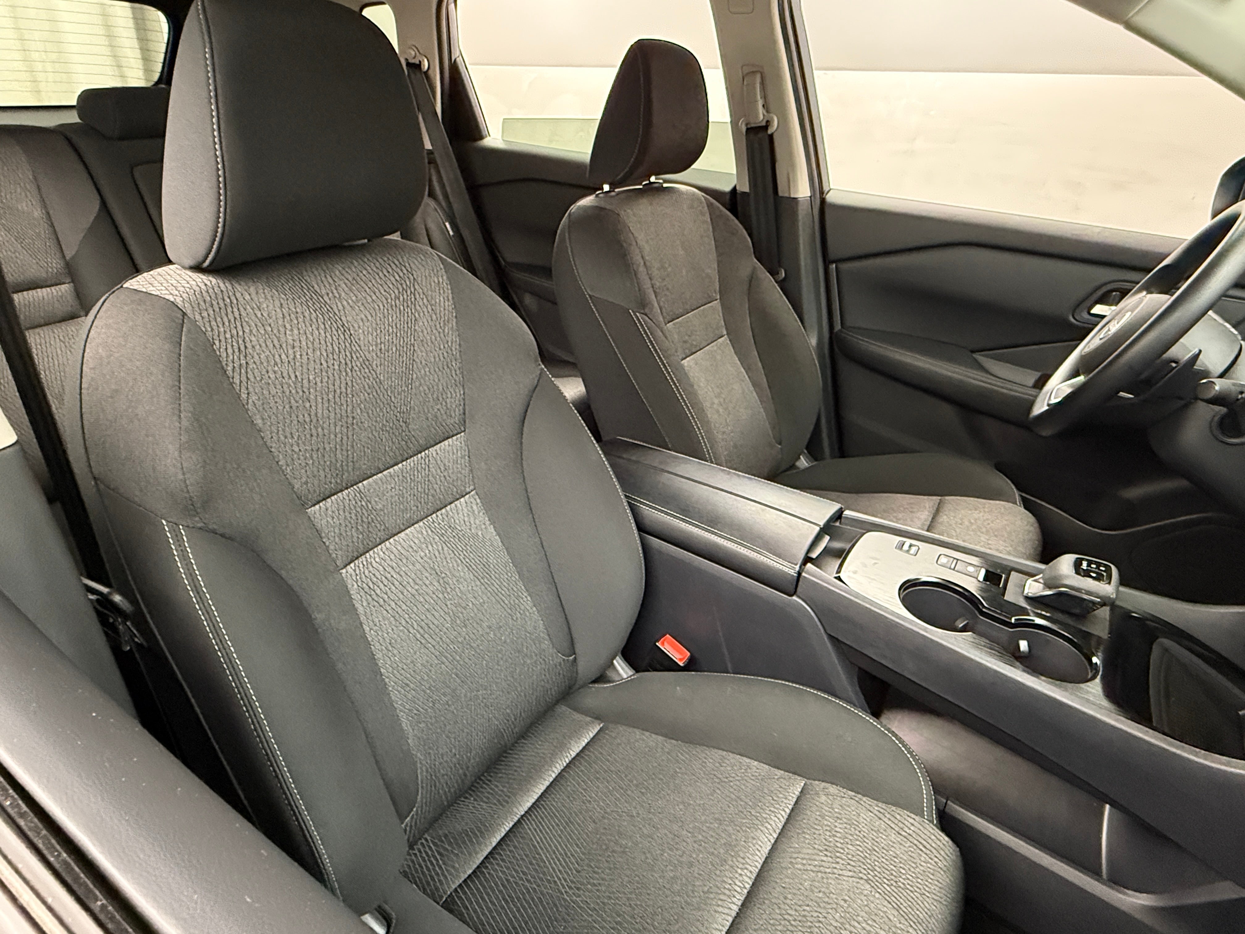 2024 Nissan Rogue SV 2