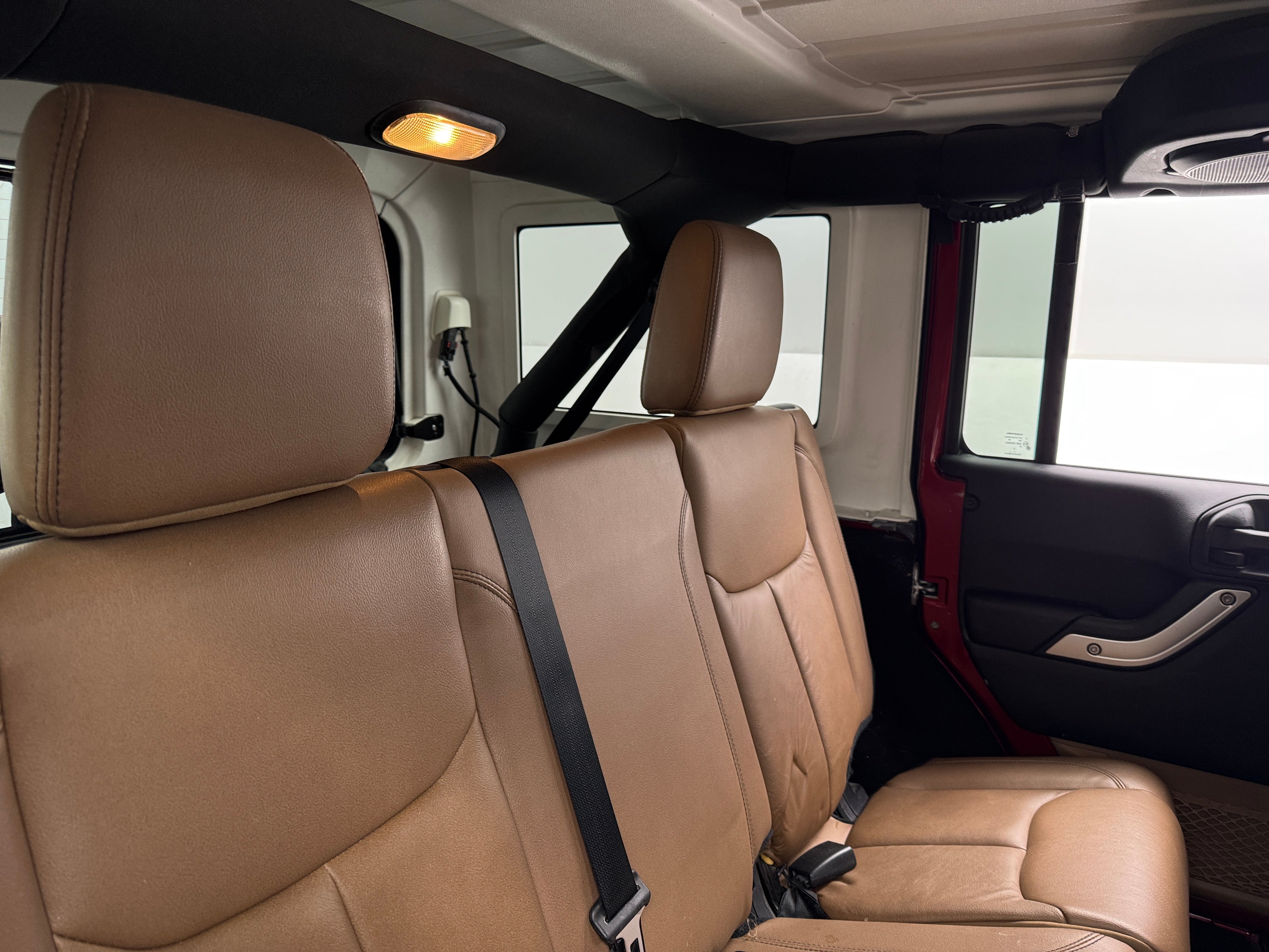 2013 Jeep Wrangler Unlimited Sahara 5