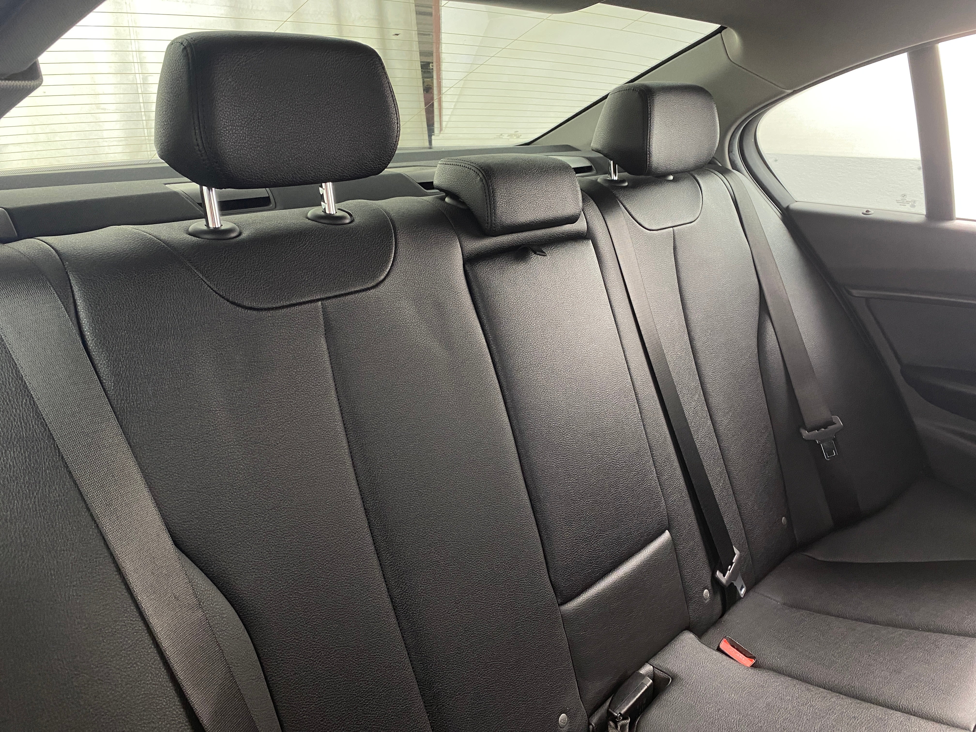 2018 BMW 3 Series 320i 5