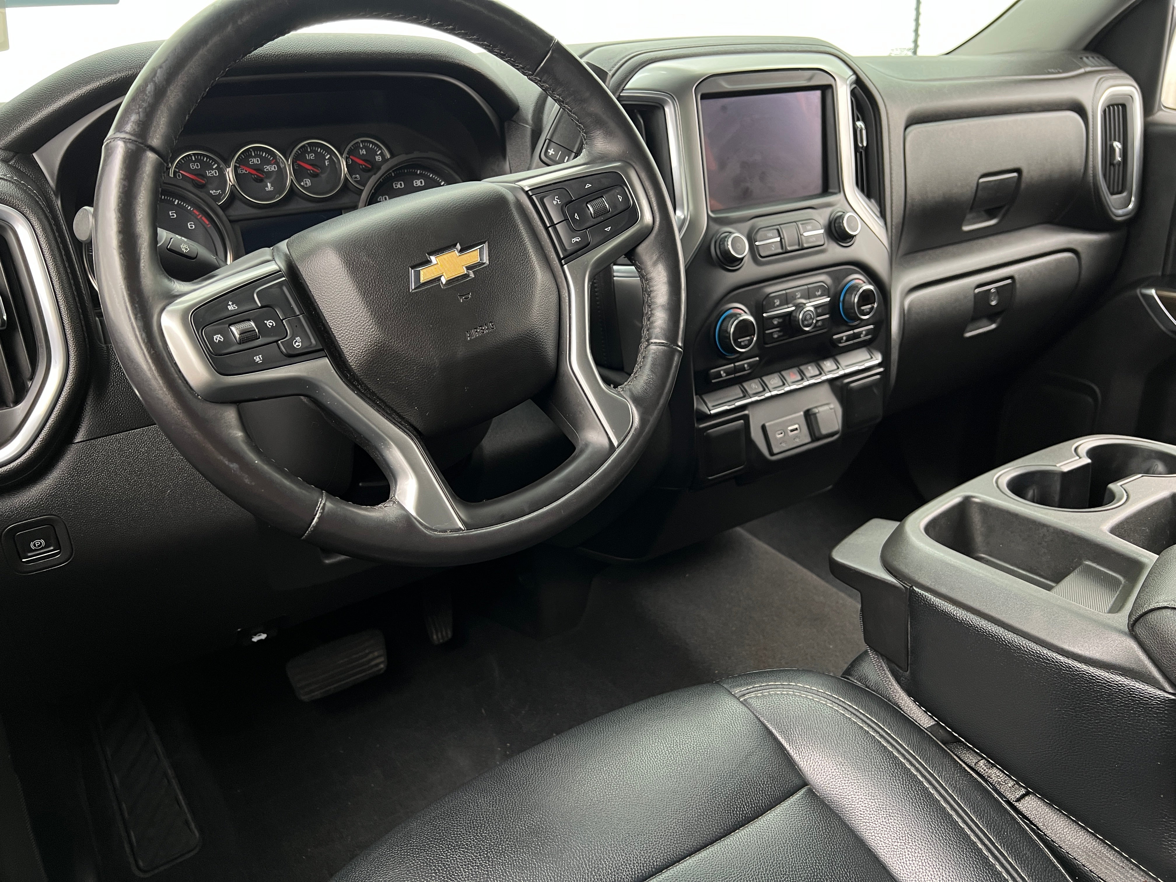 2019 Chevrolet Silverado 1500 LT 3