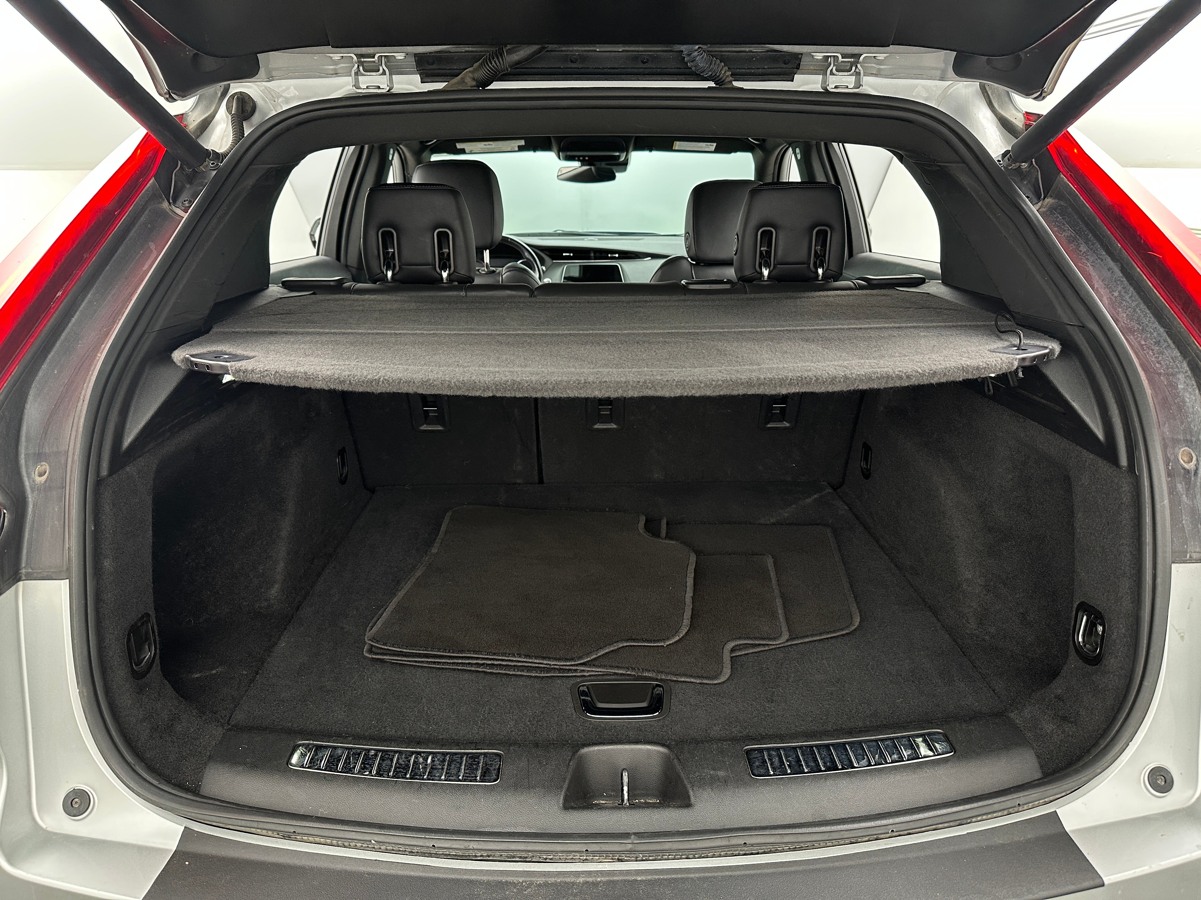 2022 Cadillac XT4 Premium Luxury 6
