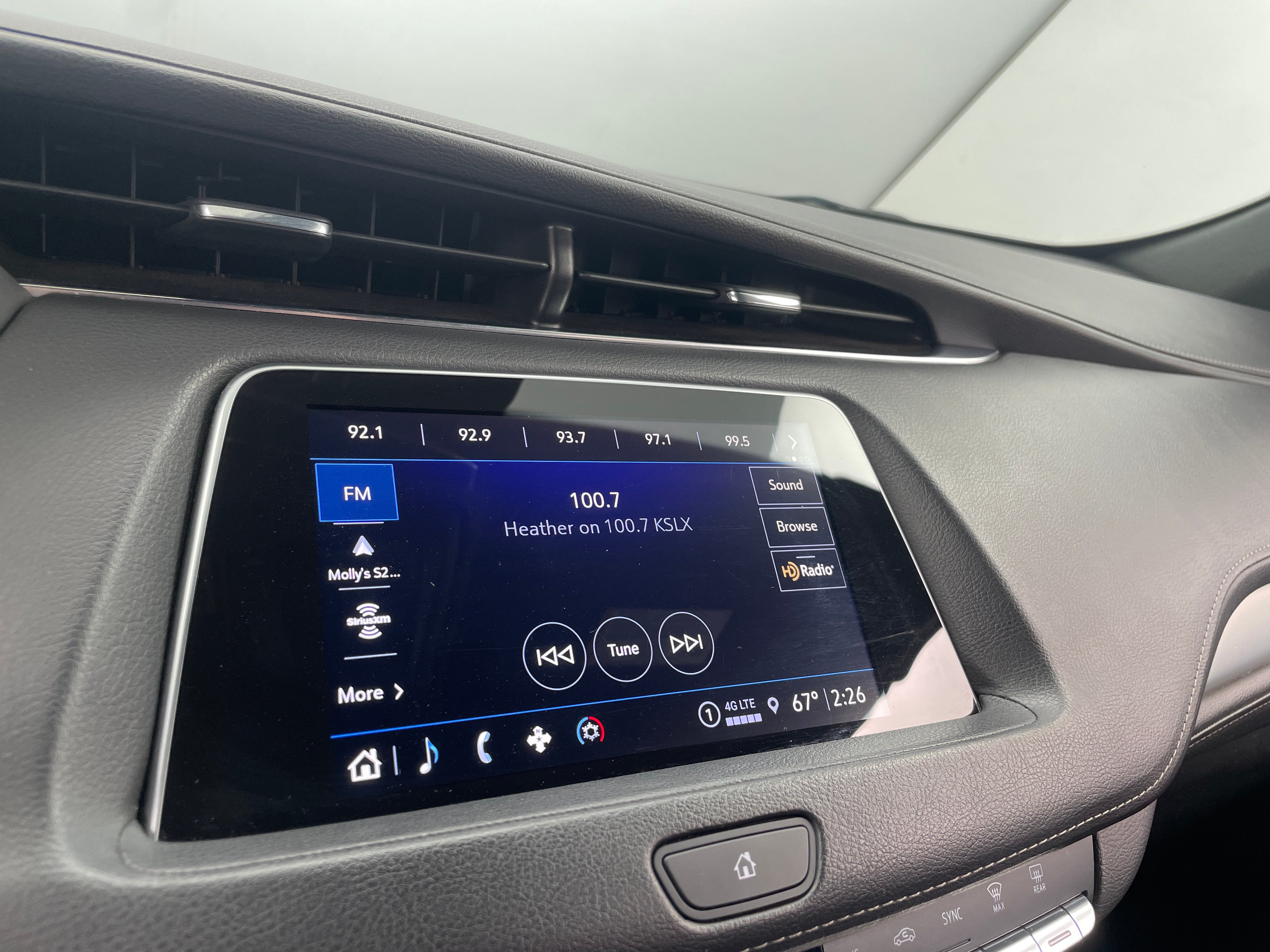 2022 Cadillac XT4 Premium Luxury 3