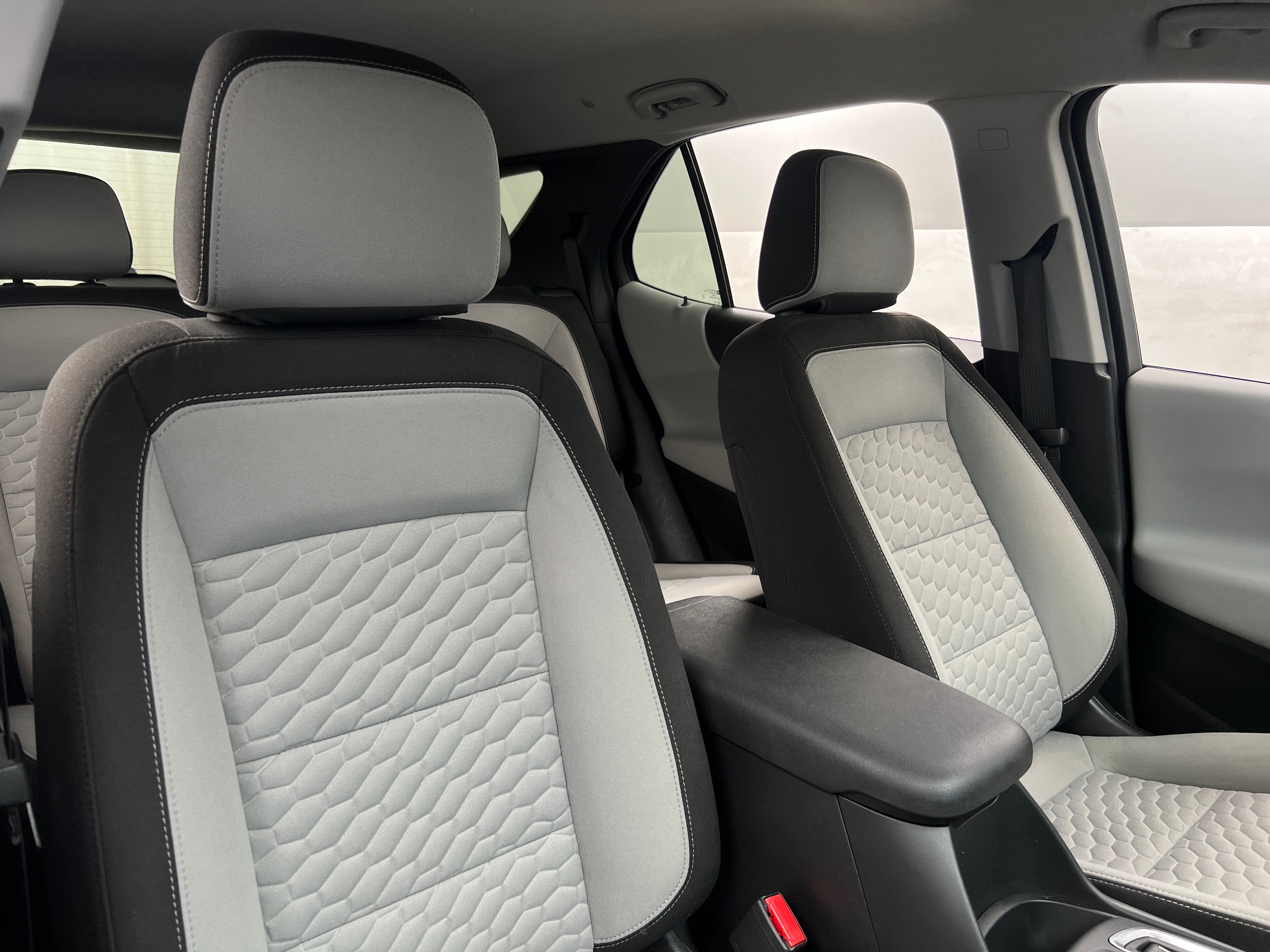 2020 Chevrolet Equinox LS 2