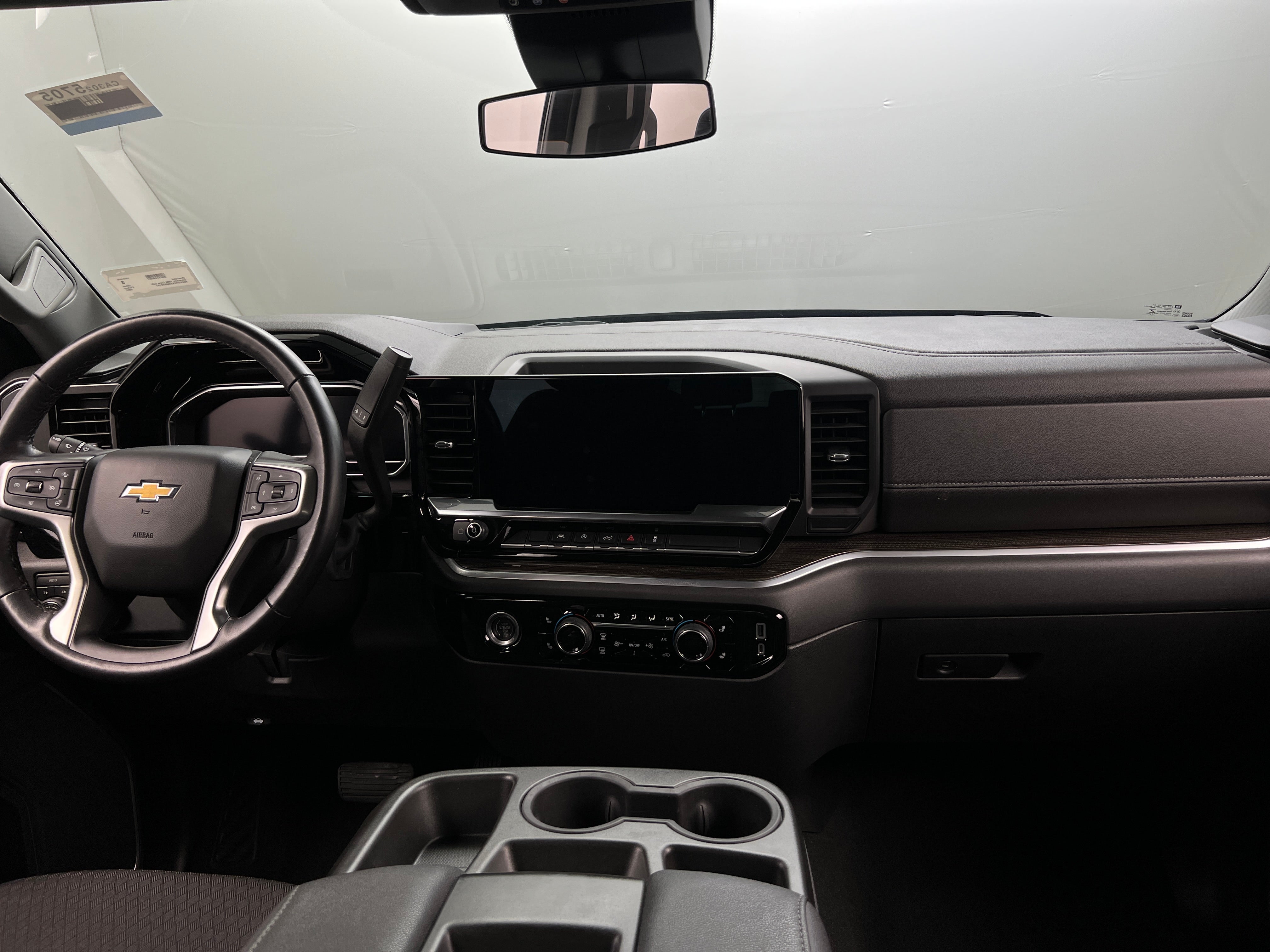 2022 Chevrolet Silverado 1500 LT 3