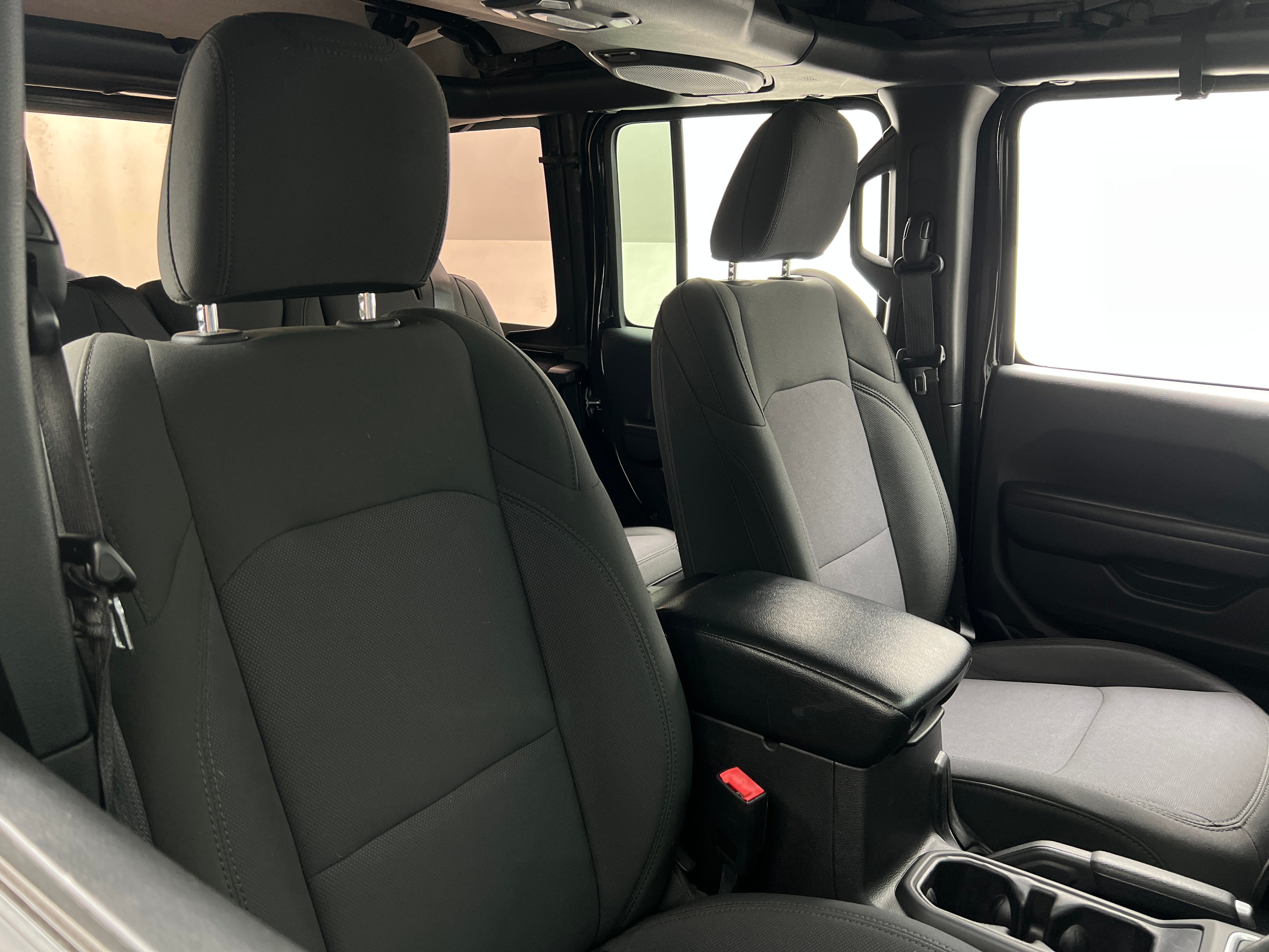 2018 Jeep Wrangler Unlimited Sport S 2