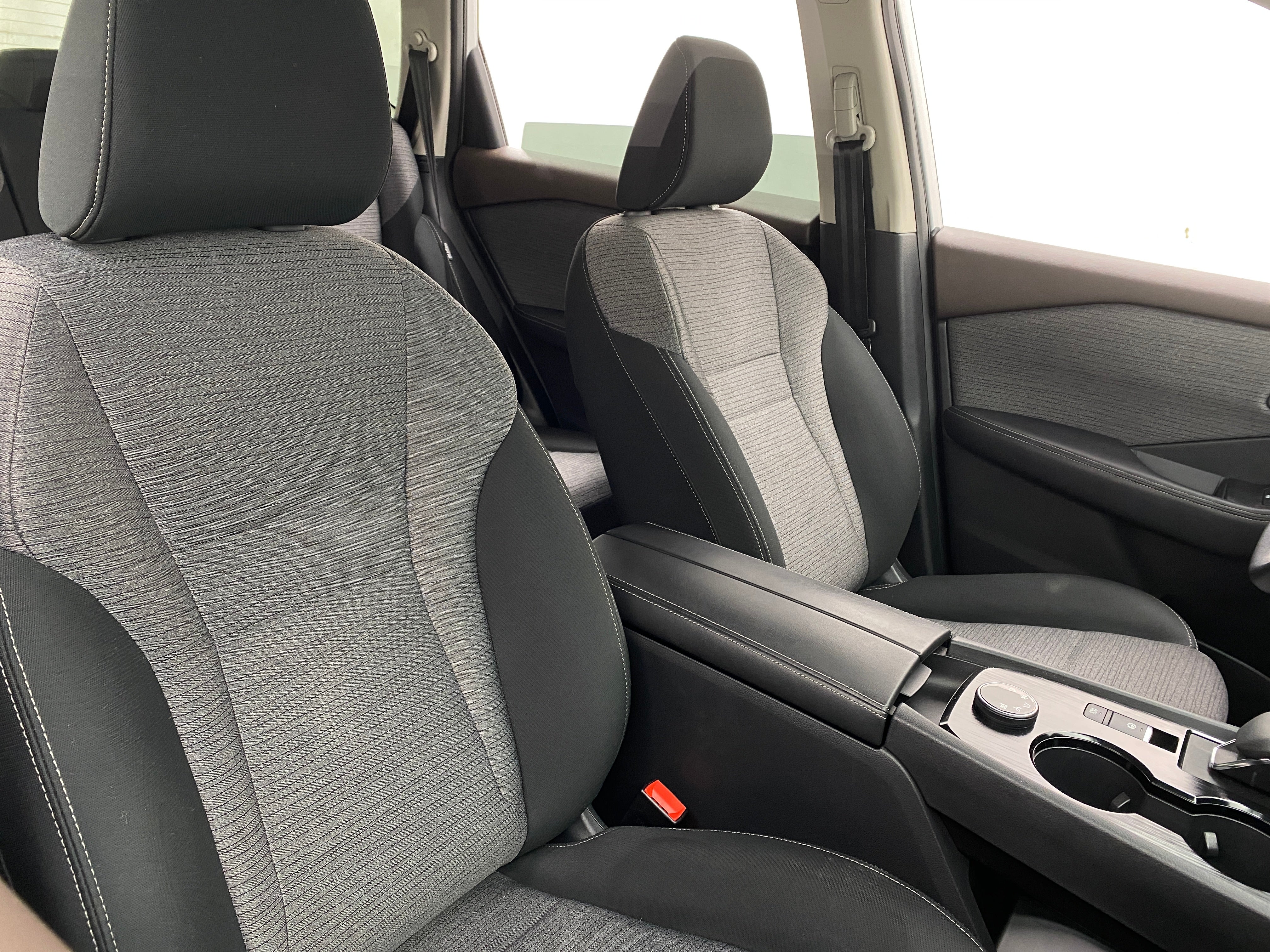 2022 Nissan Rogue SV 2