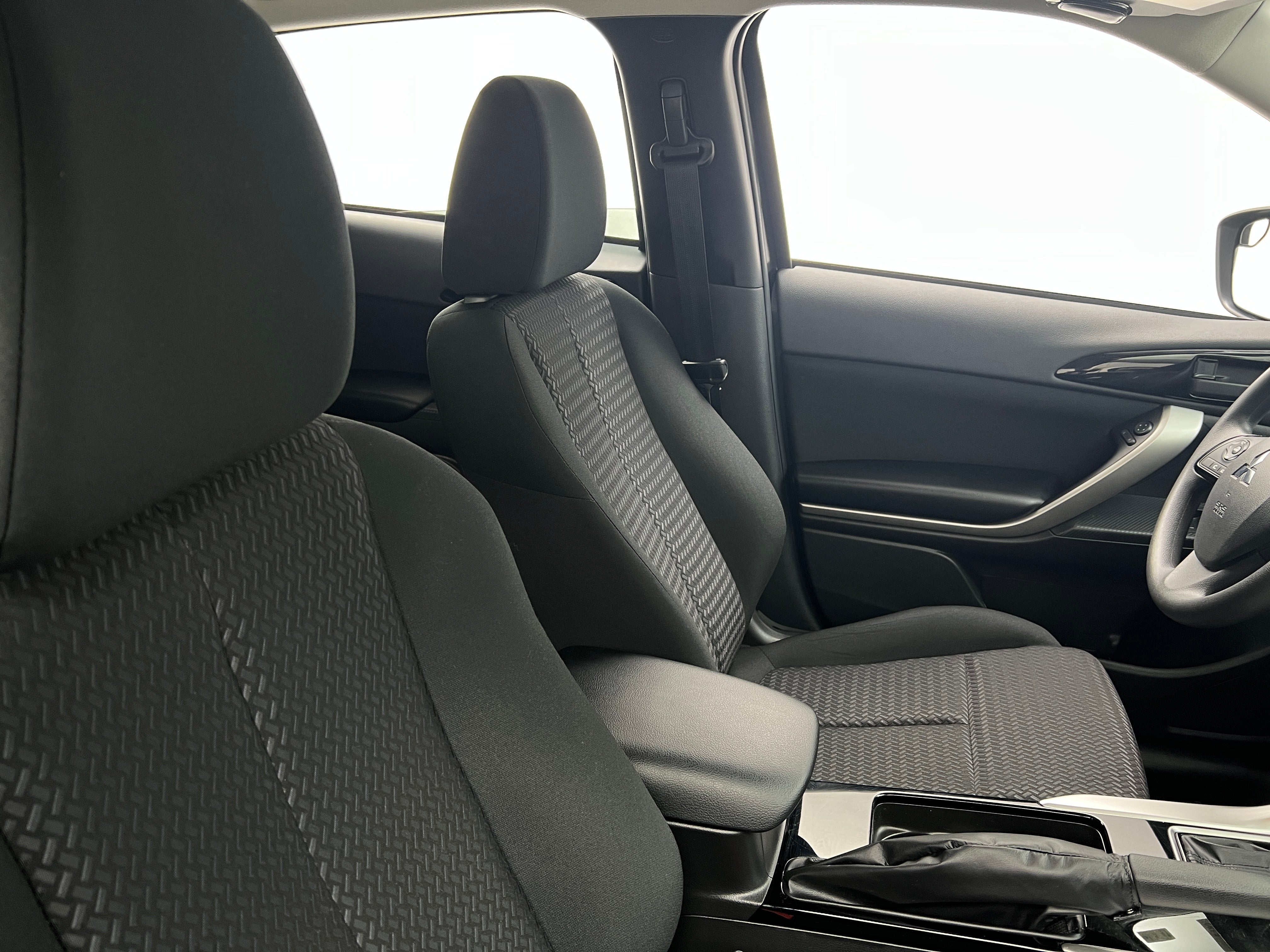 2024 Mitsubishi Eclipse Cross ES 2