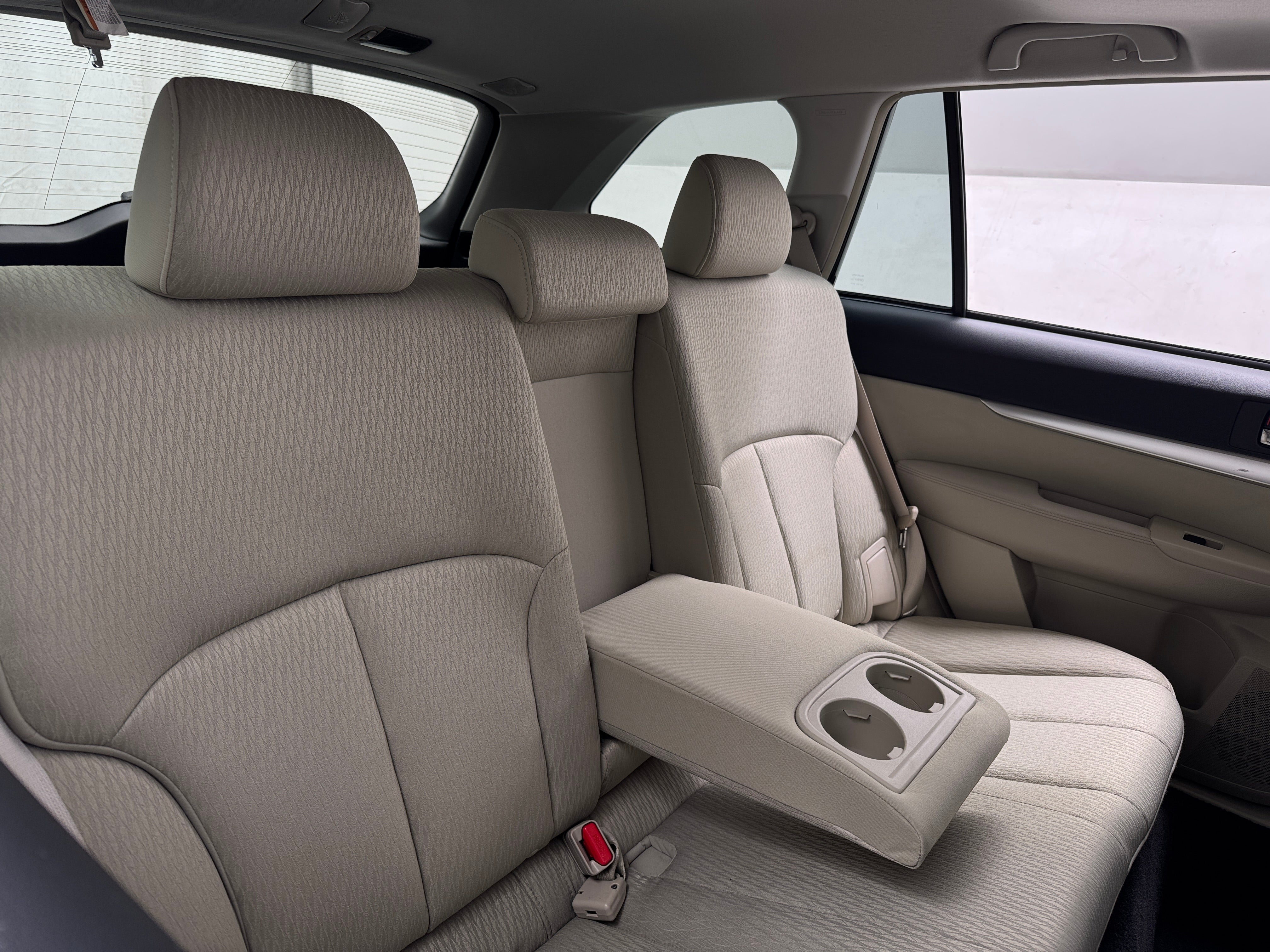 2010 Subaru Outback Premium 6