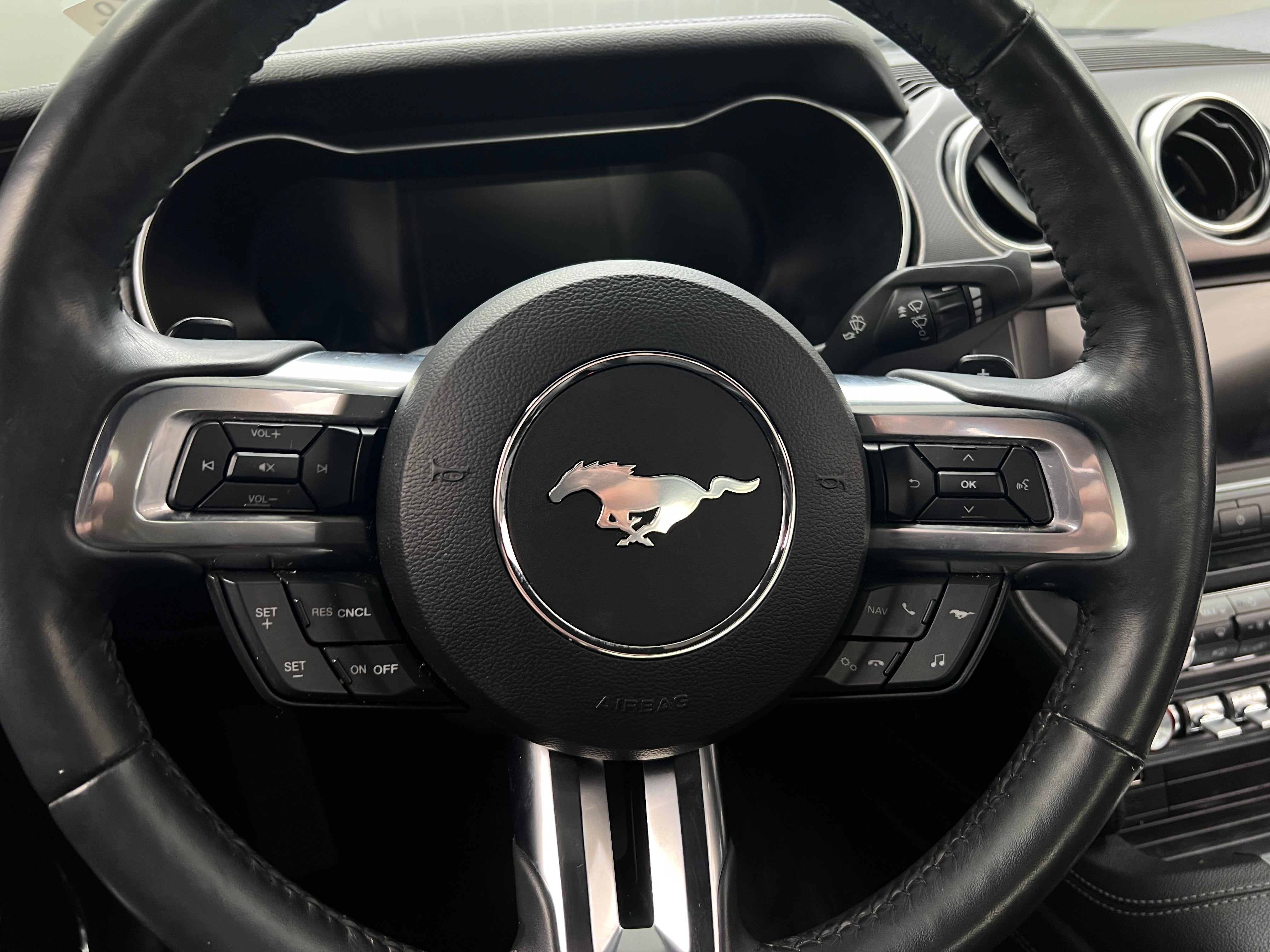 2018 Ford Mustang  3