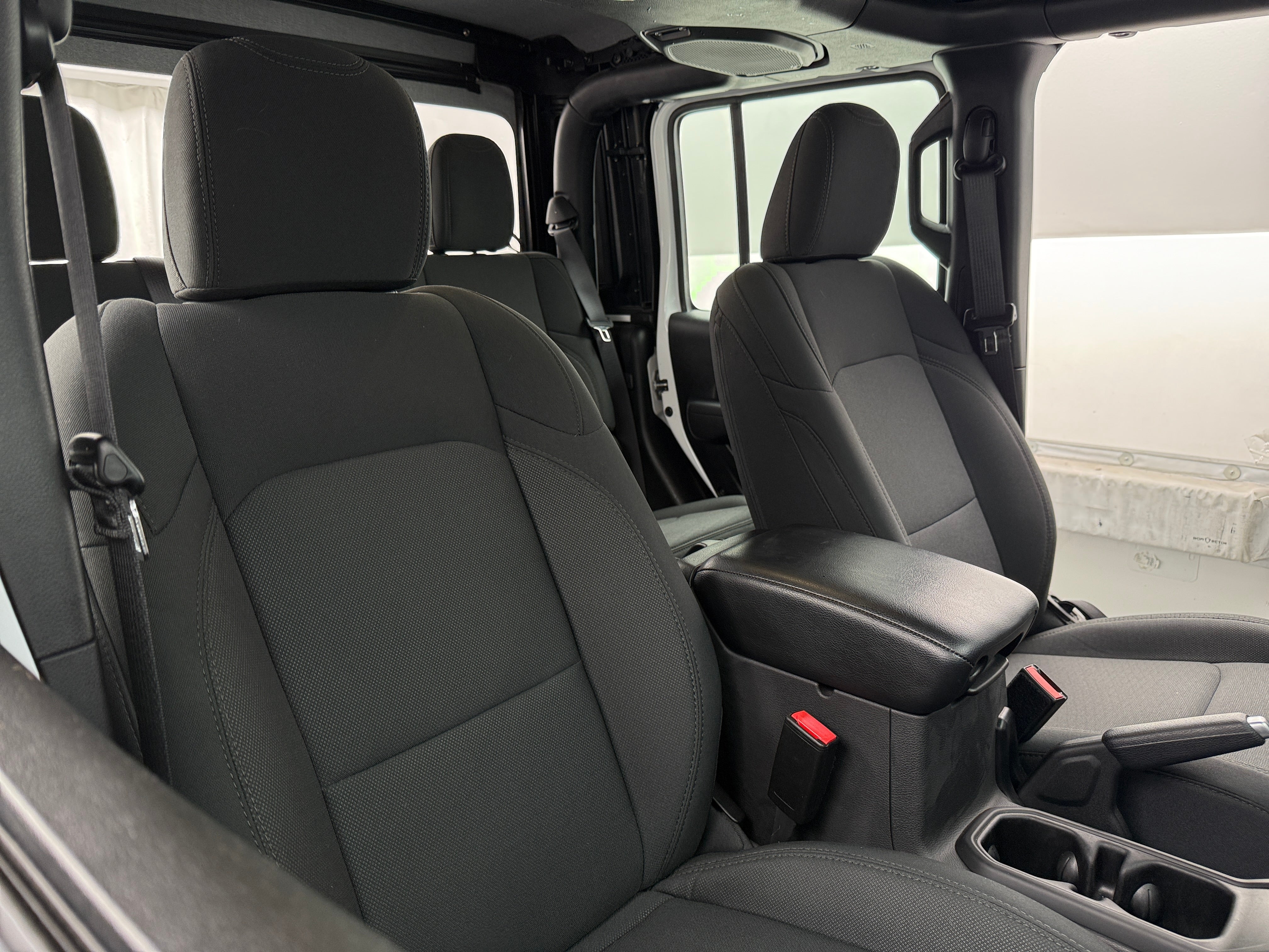 2022 Jeep Gladiator Sport 2