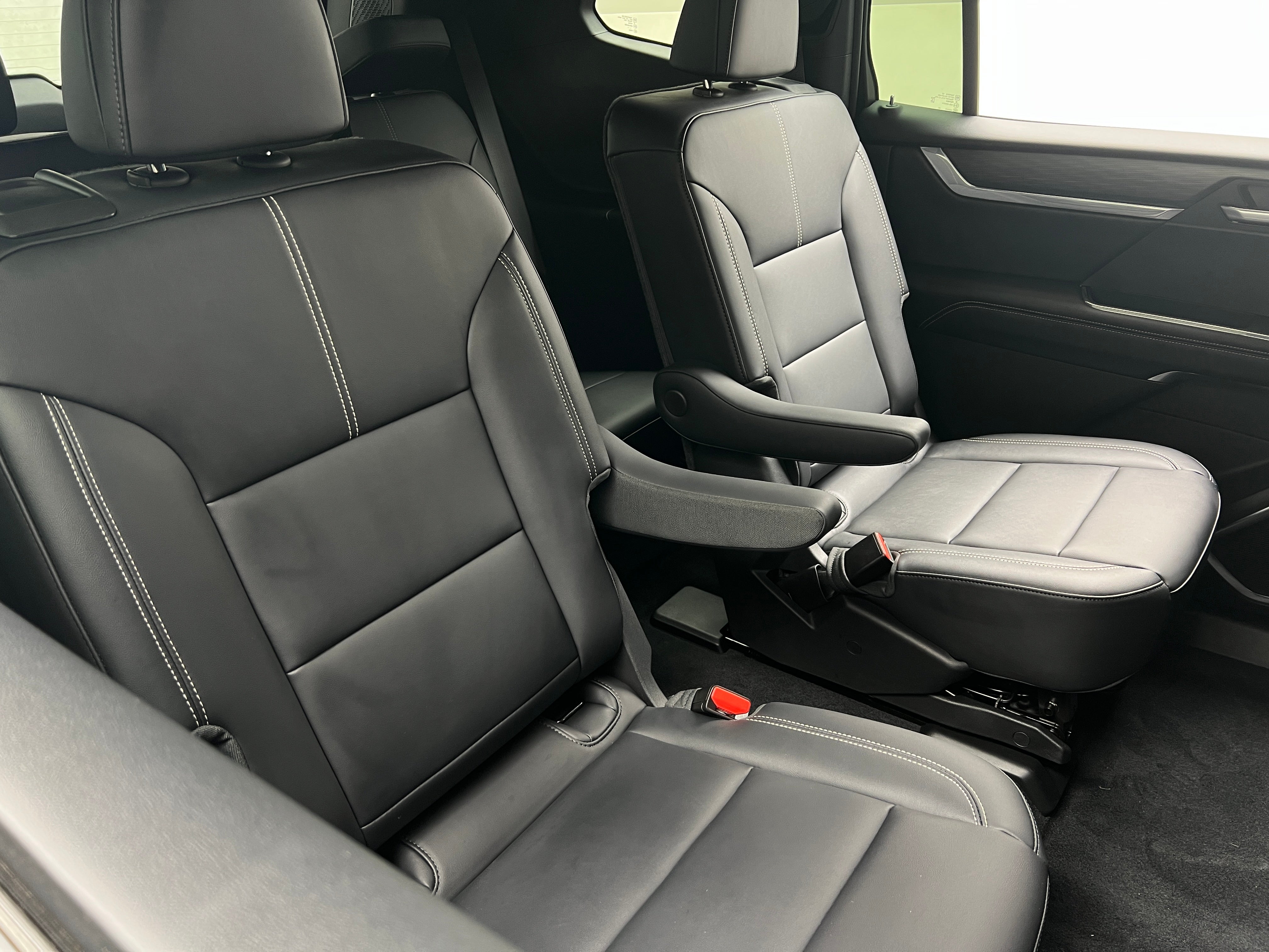 2024 GMC Acadia Elevation 5