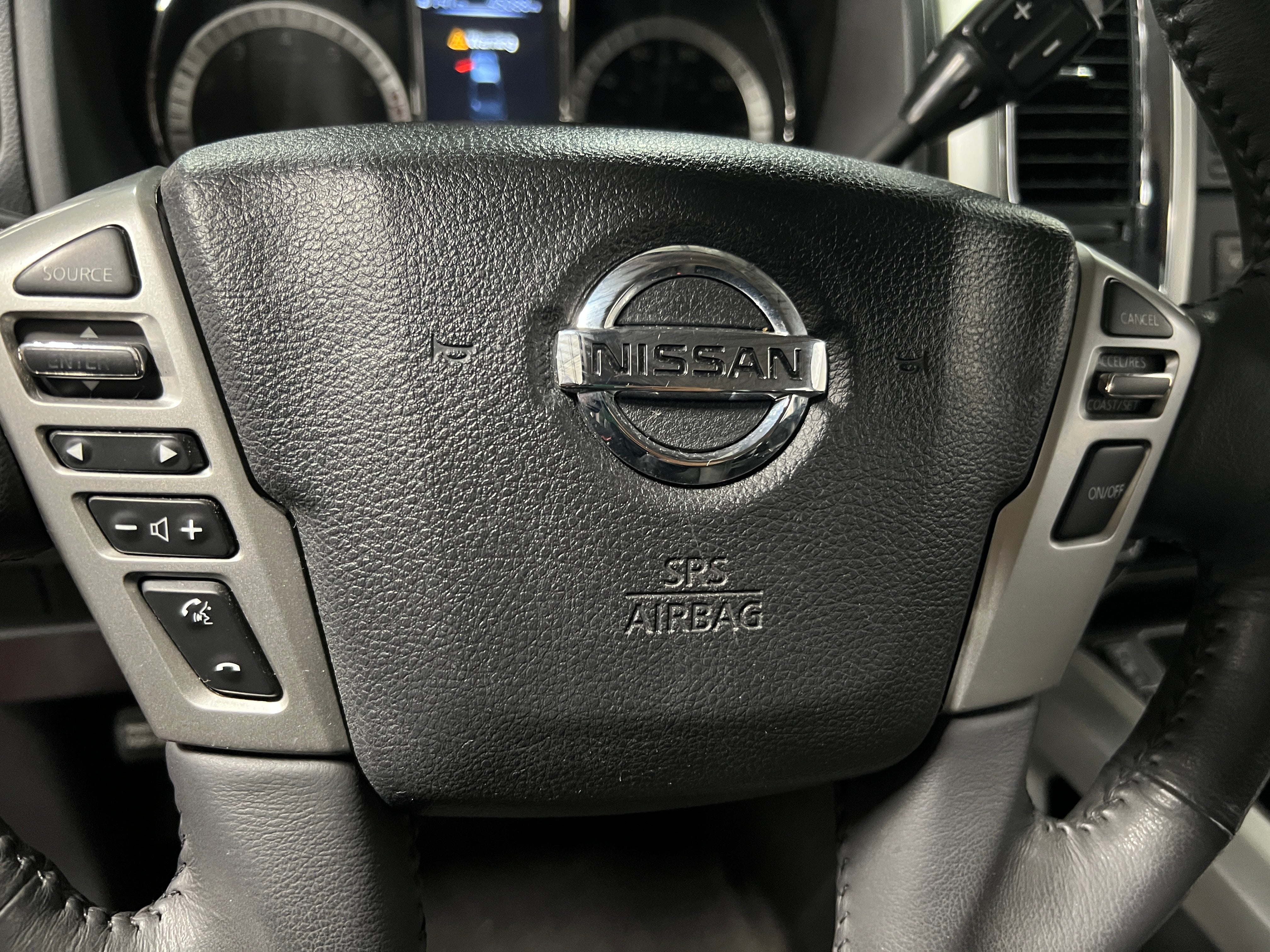 2018 Nissan Titan SV 5