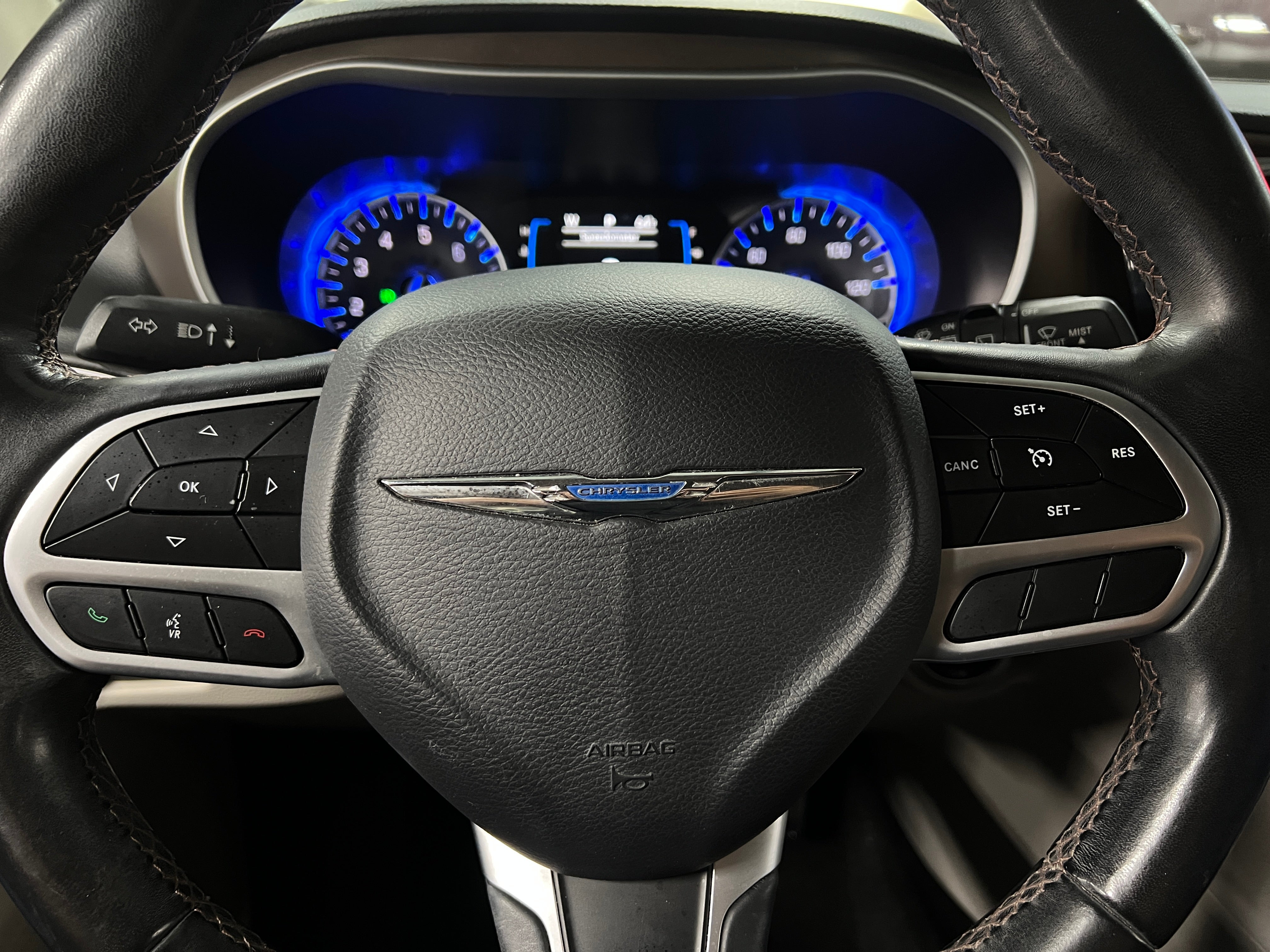 2017 Chrysler Pacifica Touring L 4