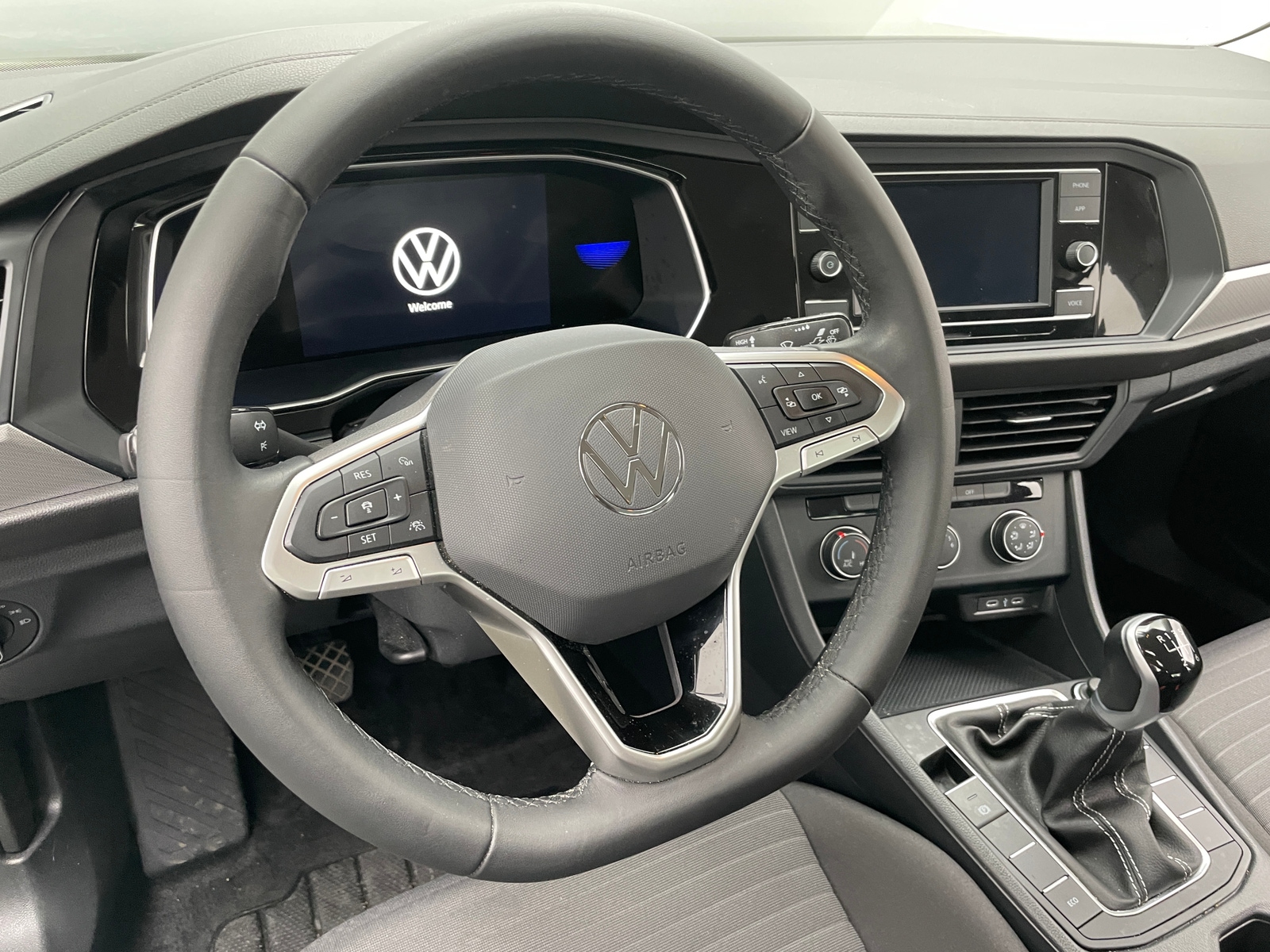 Thumbnail: 2024 Volkswagen Jetta - 5