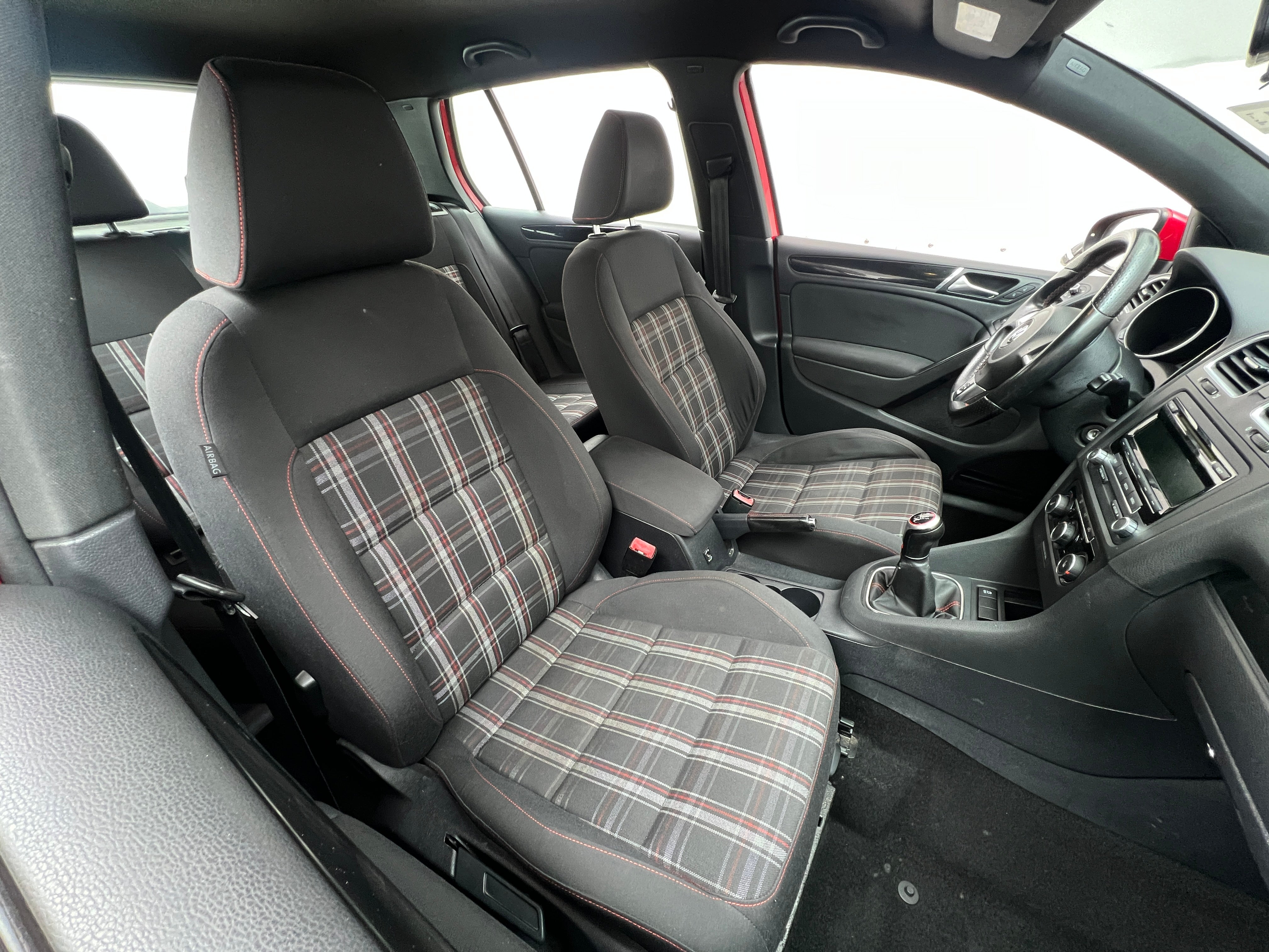 2013 Volkswagen Golf GTI Drivers Edition 2