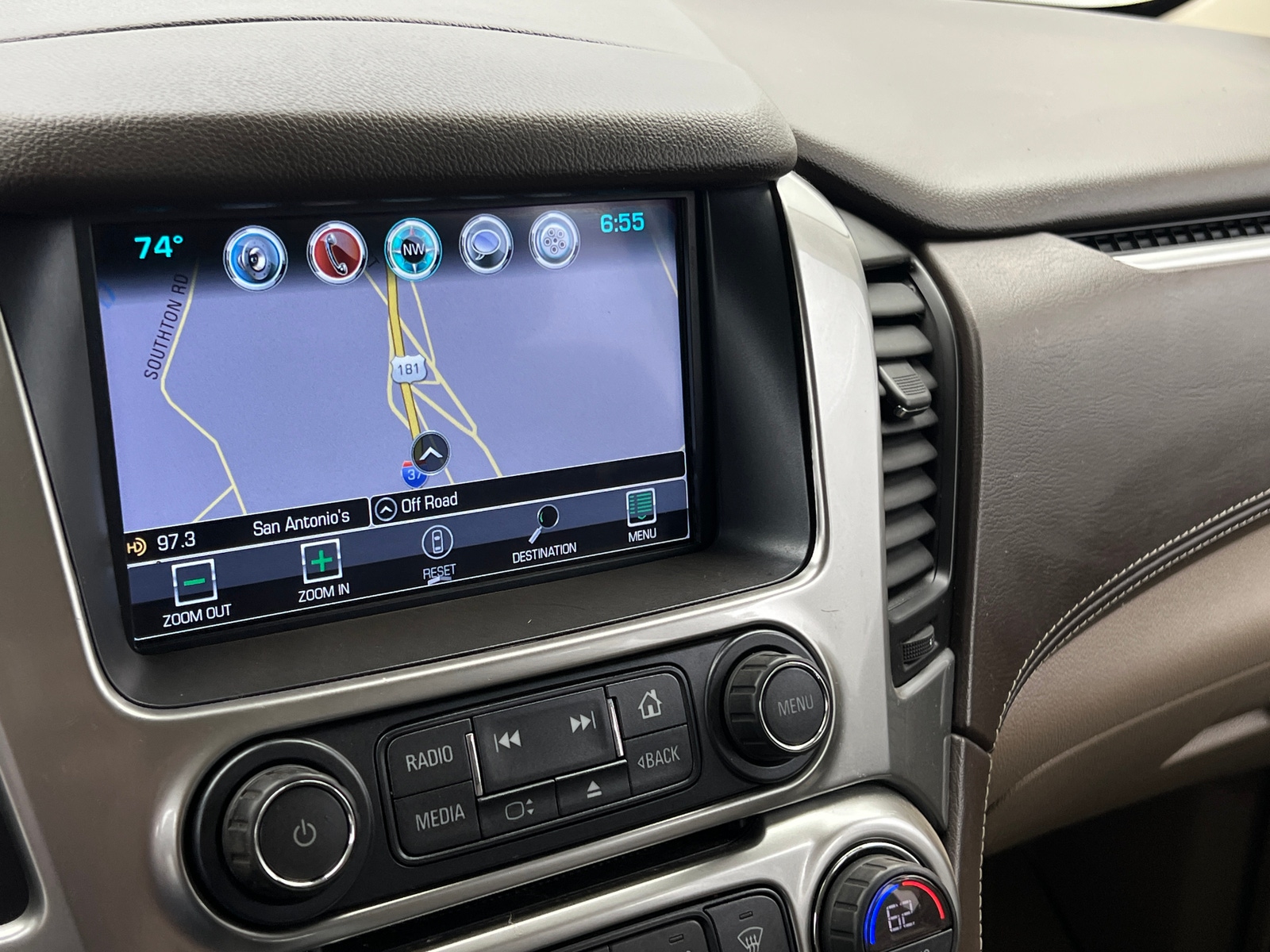 Thumbnail: 2018 Chevrolet Tahoe - 3