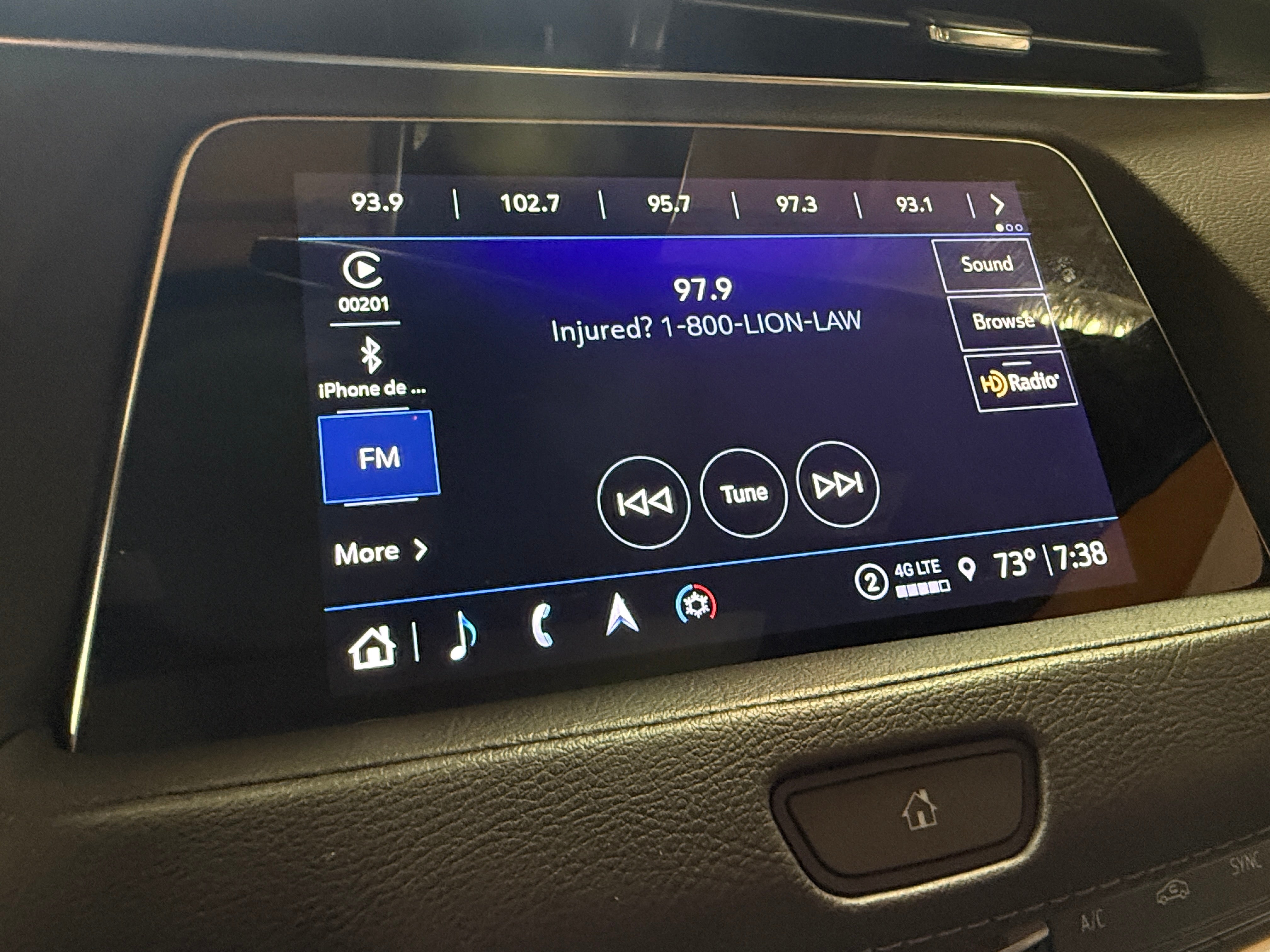 2021 Cadillac XT4 Premium Luxury 3