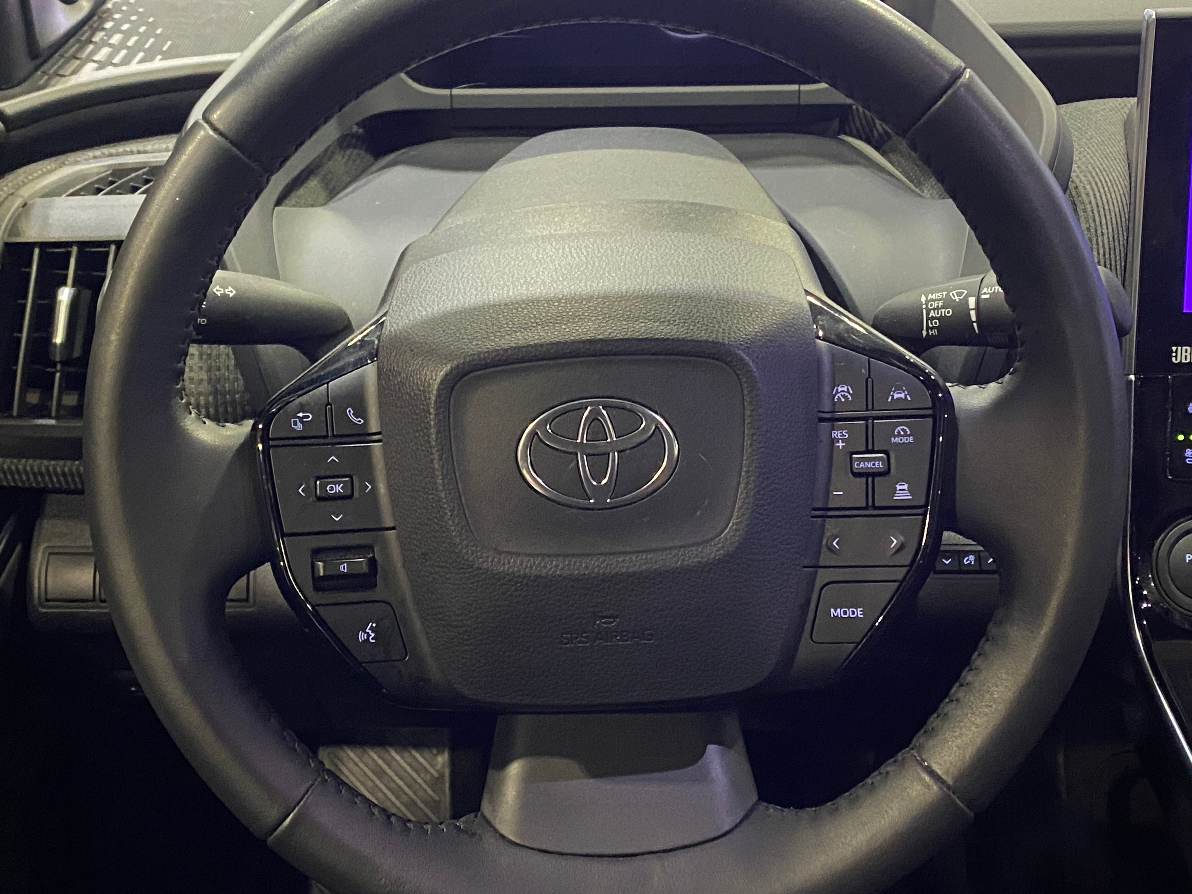 2023 Toyota bZ4X Limited 4