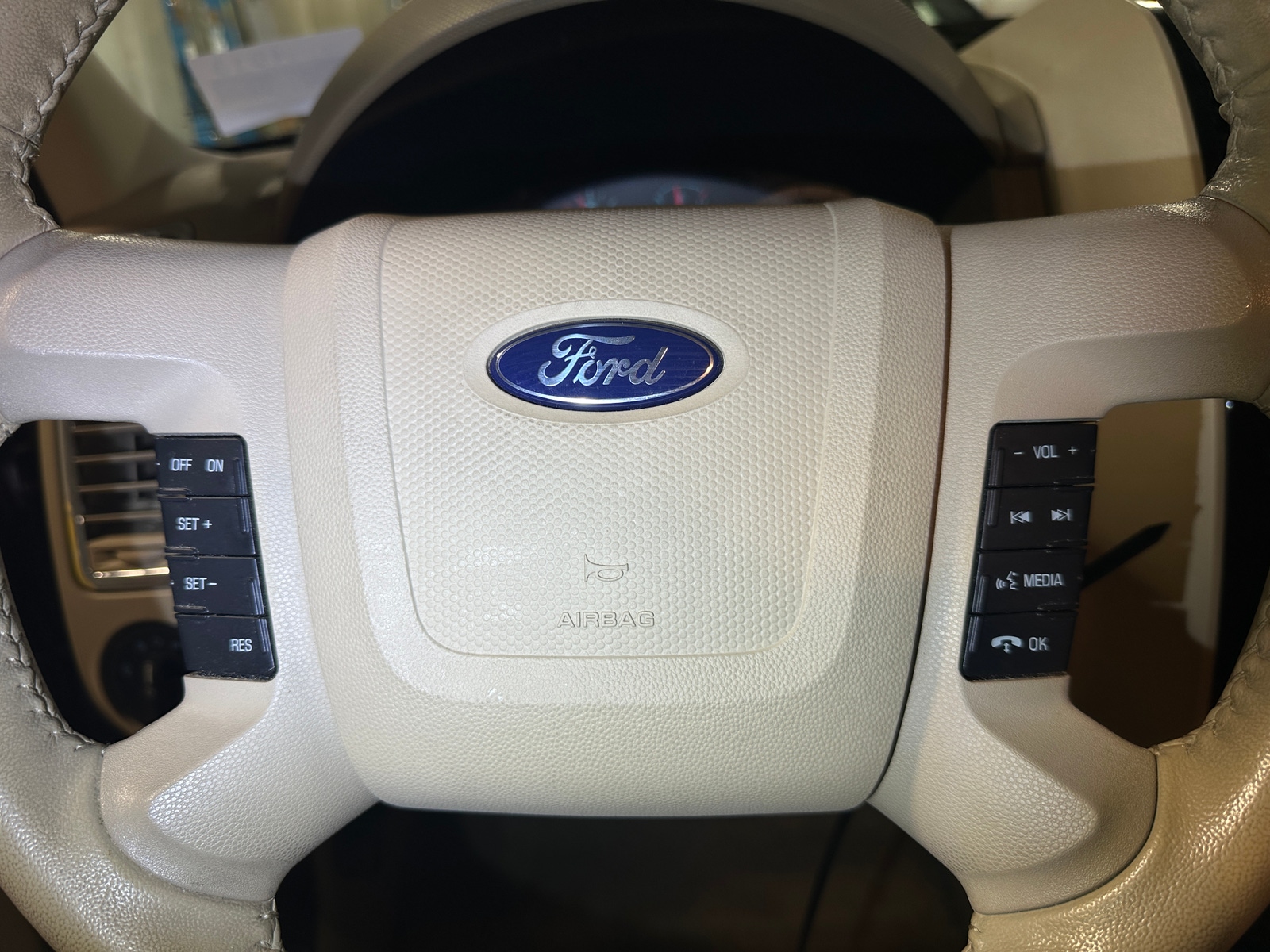 Thumbnail: 2012 Ford Escape - 4