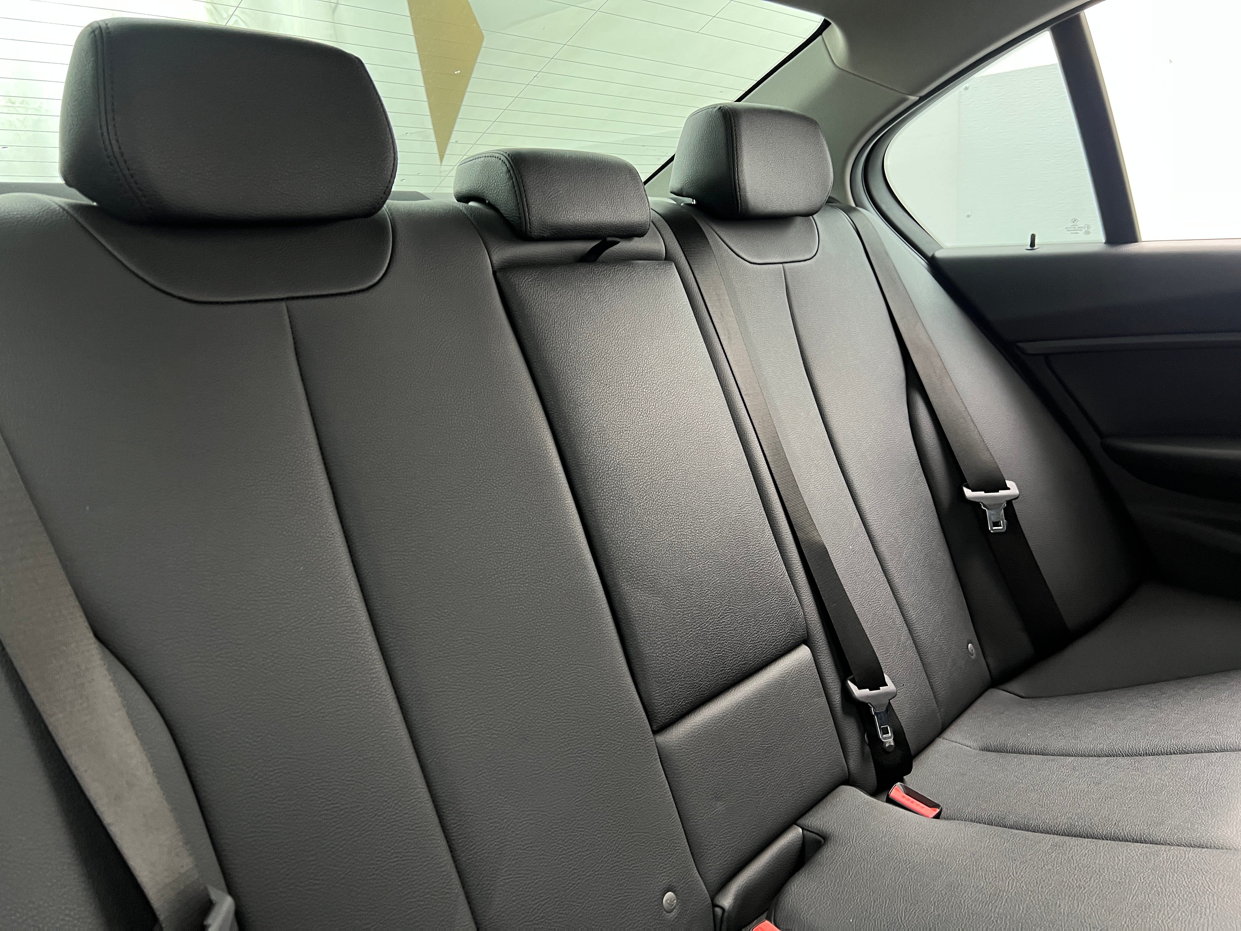 2018 BMW 3 Series 320i 5