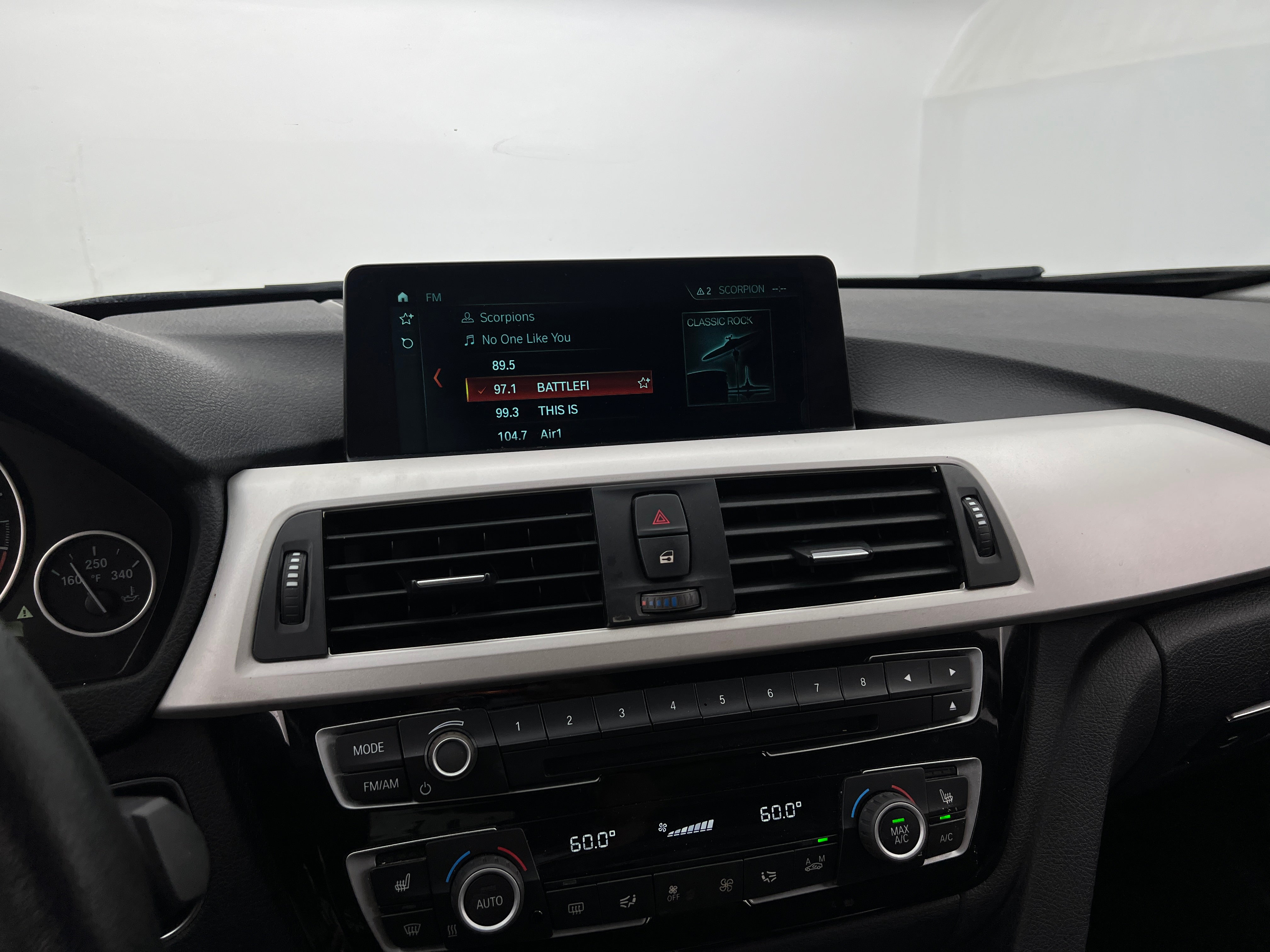 2018 BMW 3 Series 320i 3