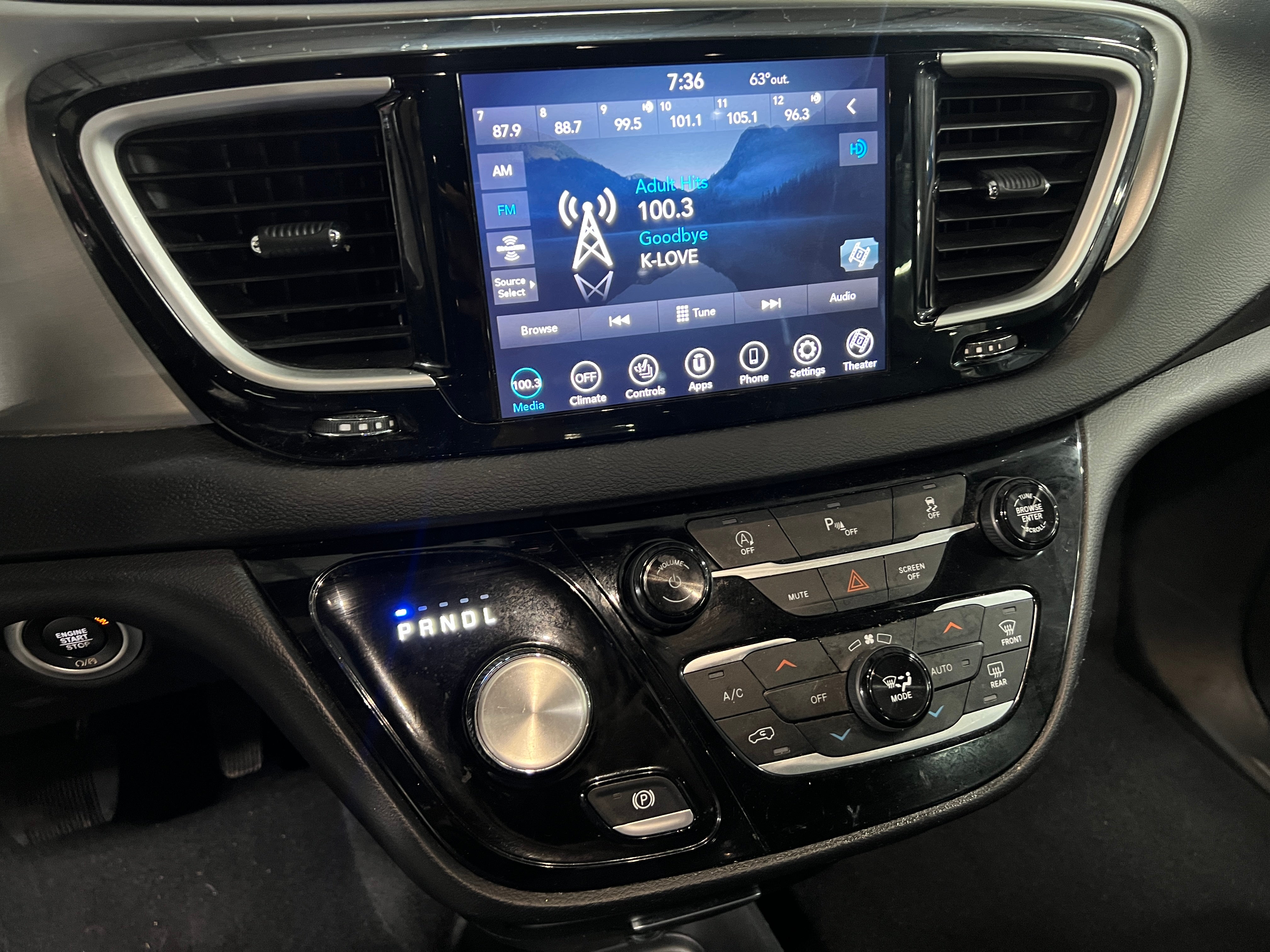2020 Chrysler Pacifica Launch Edition 3