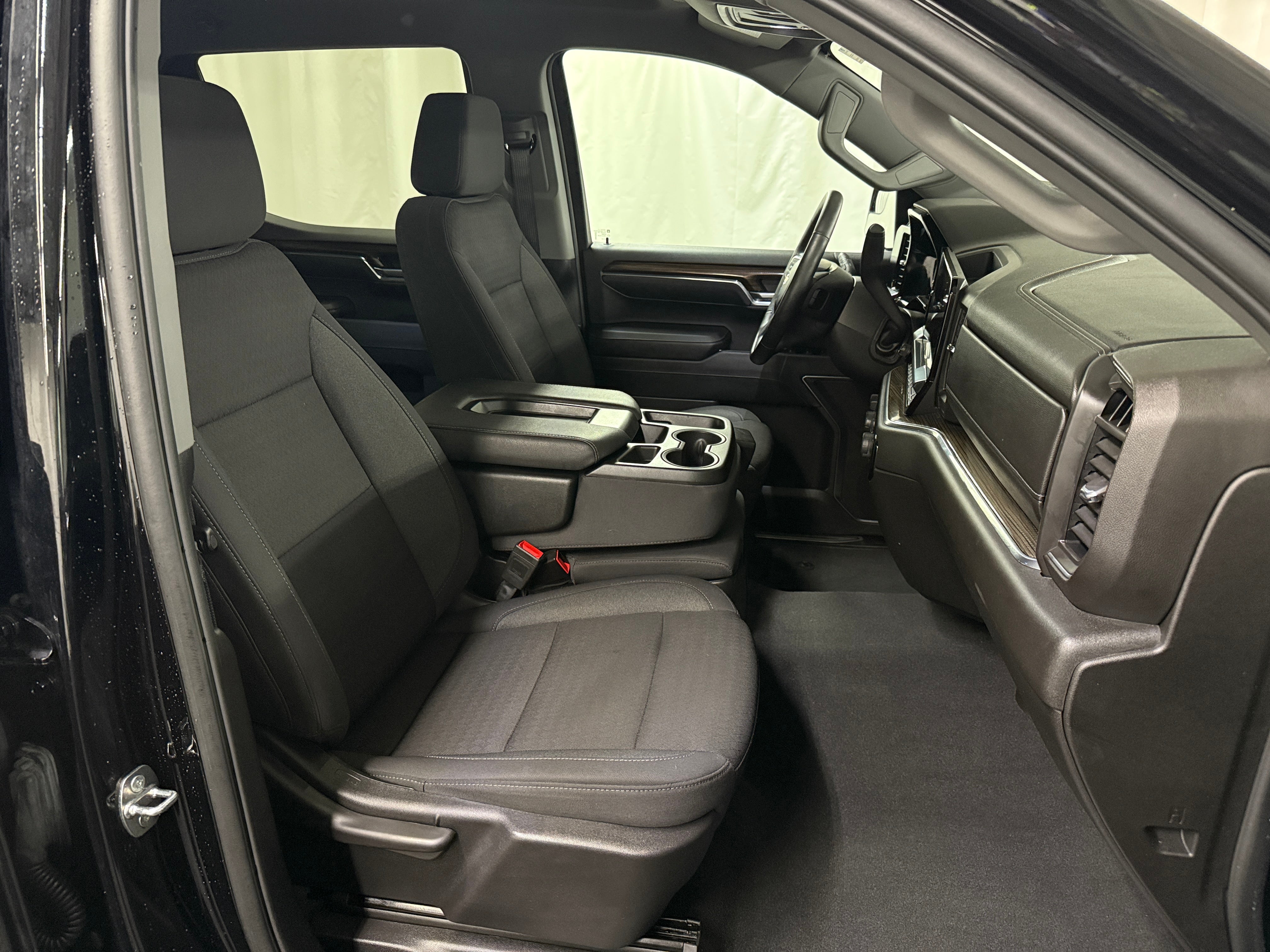 2024 Chevrolet Silverado 1500 LT 2