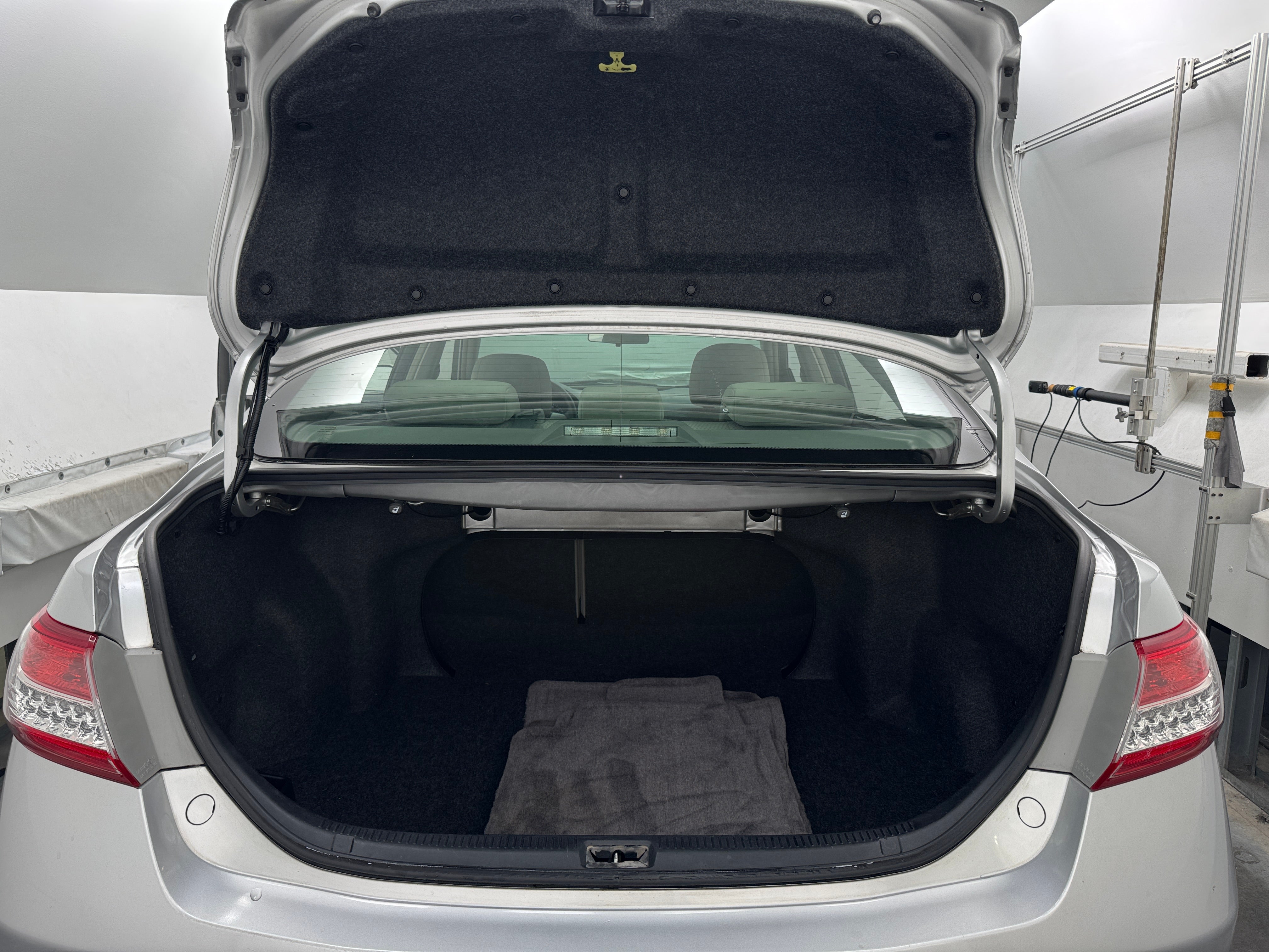 2011 Toyota Camry LE 7