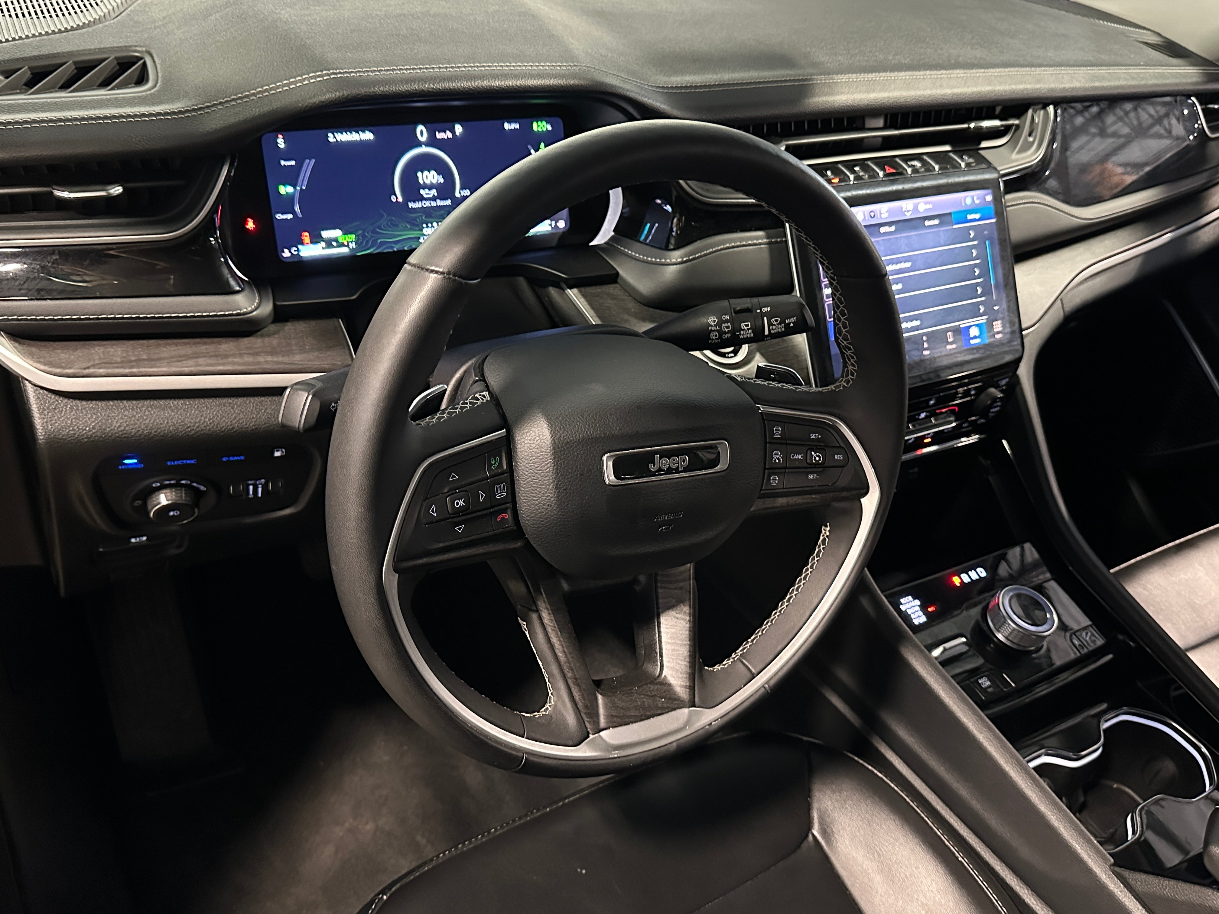 2023 Jeep Grand Cherokee 4xe 3