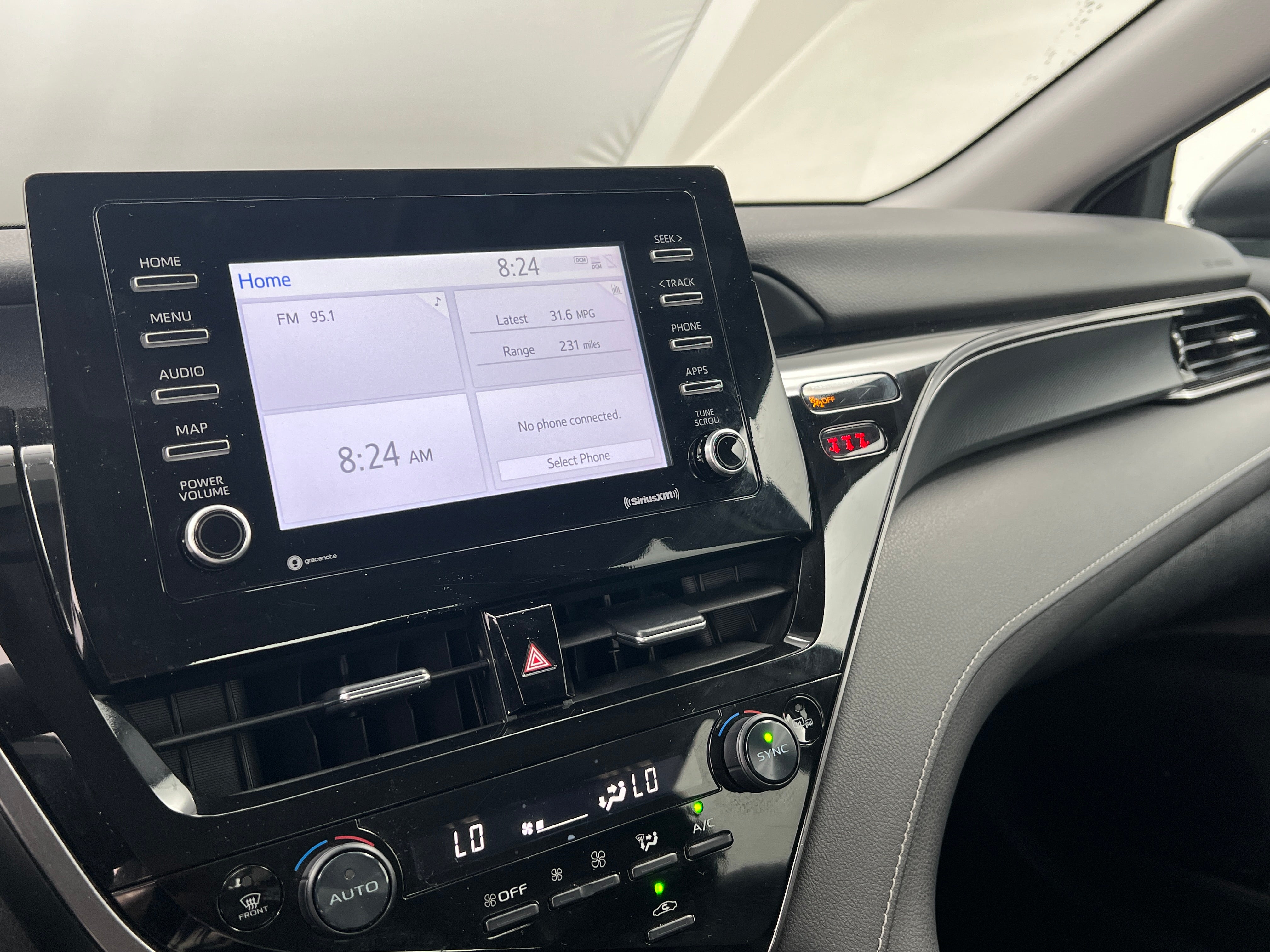 2023 Toyota Camry SE 3