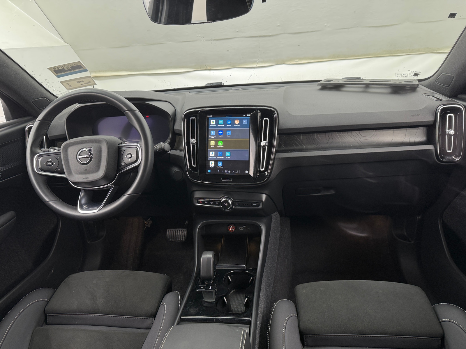 Thumbnail: 2023 Volvo C40 - 3