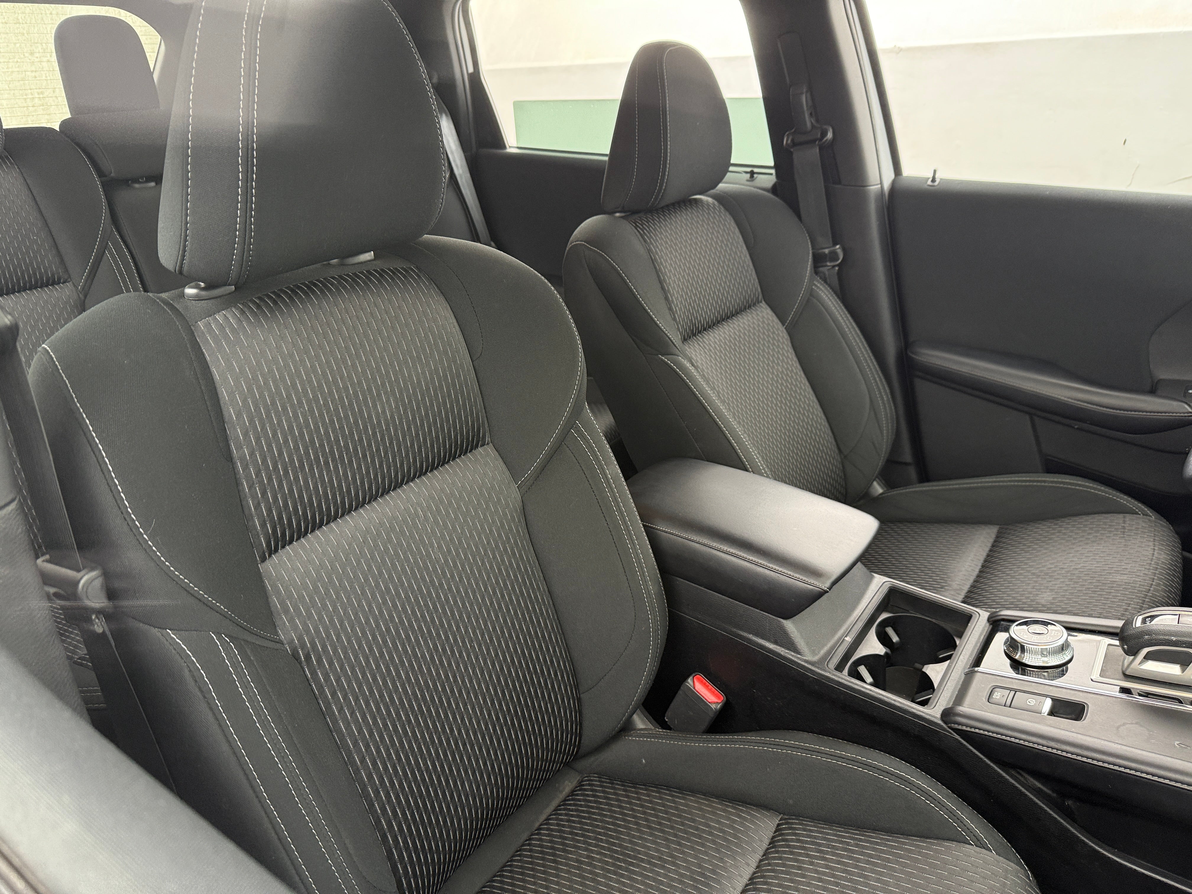 2022 Mitsubishi Outlander ES 2