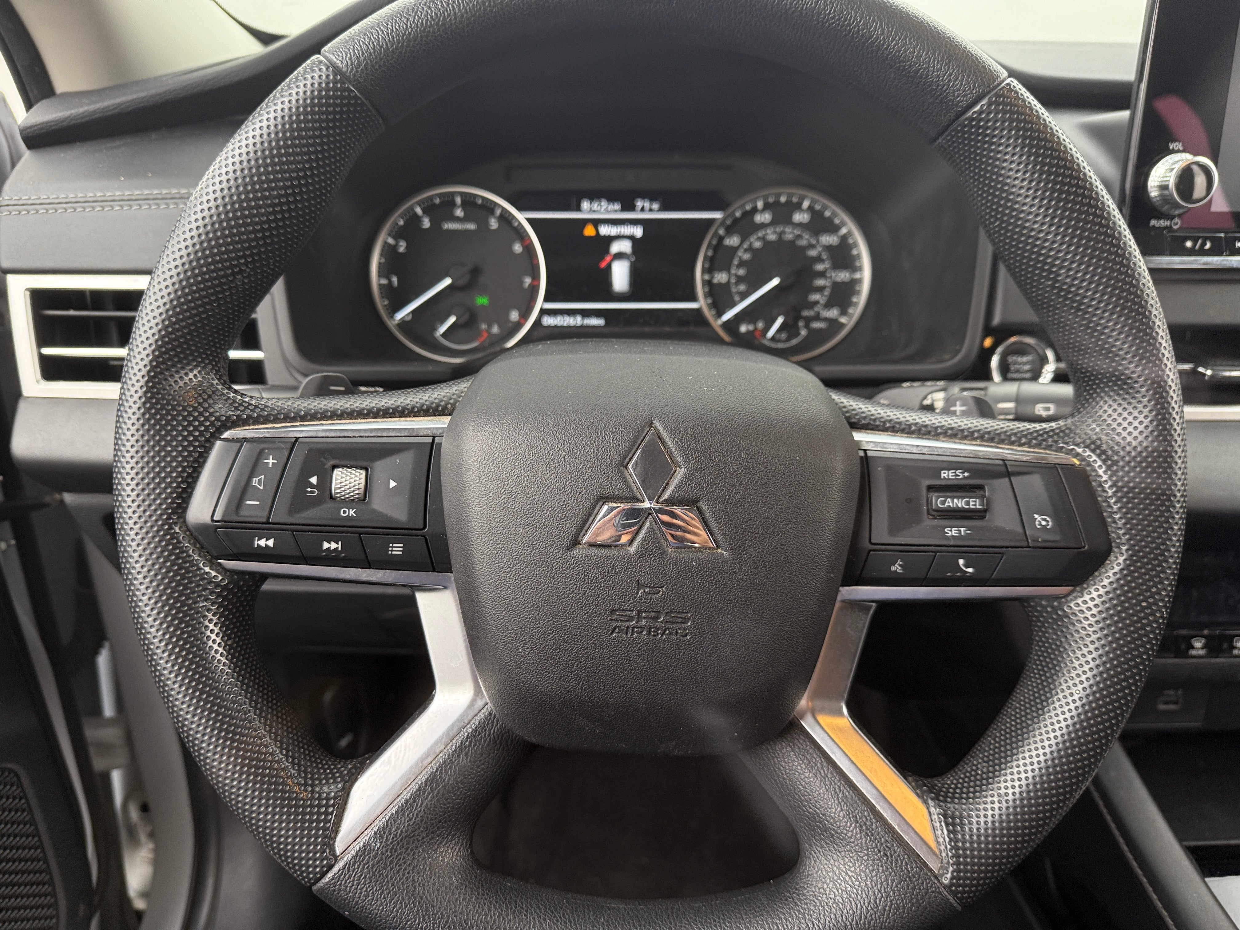 2022 Mitsubishi Outlander ES 5