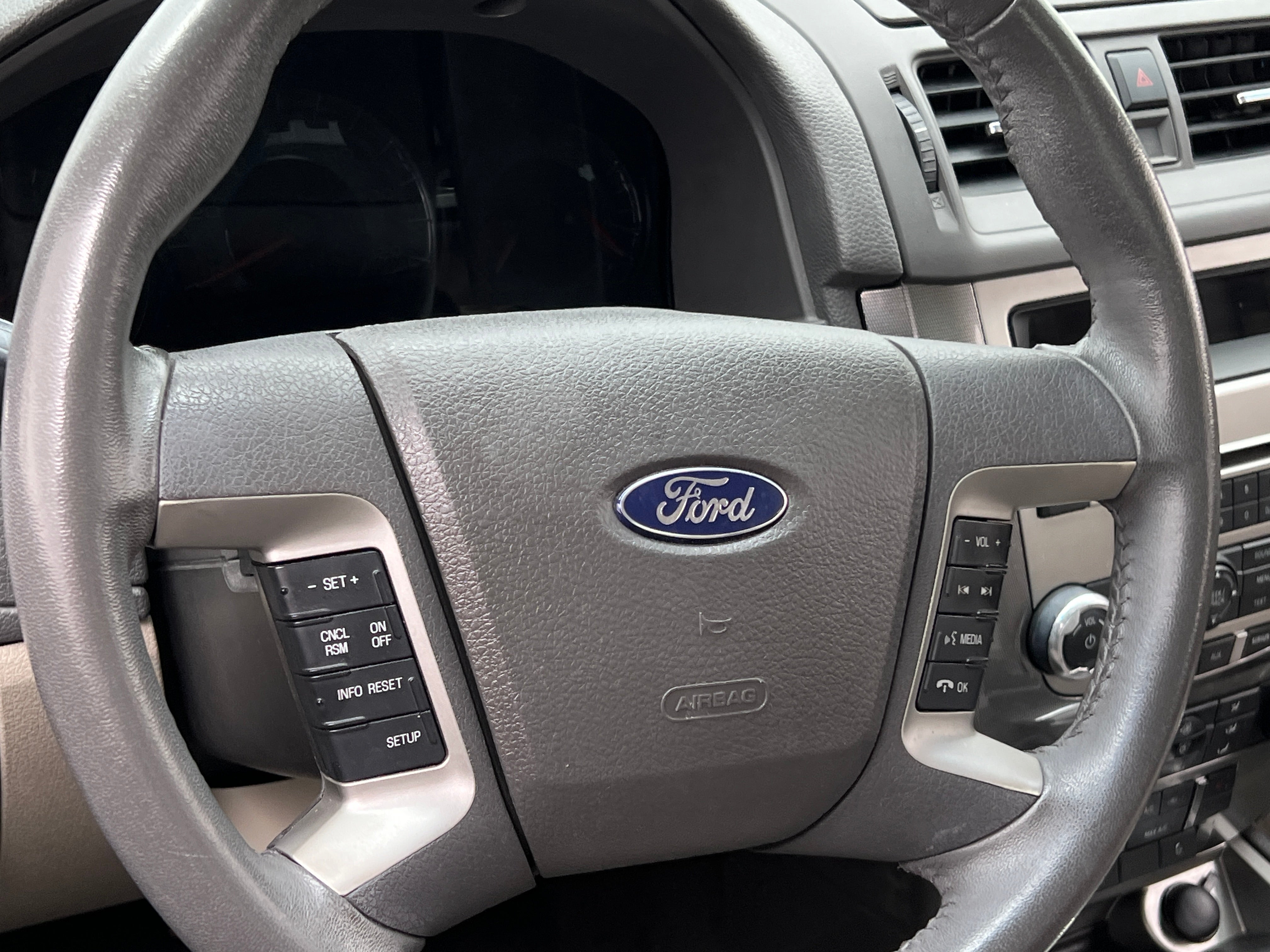 2010 Ford Fusion SEL 4