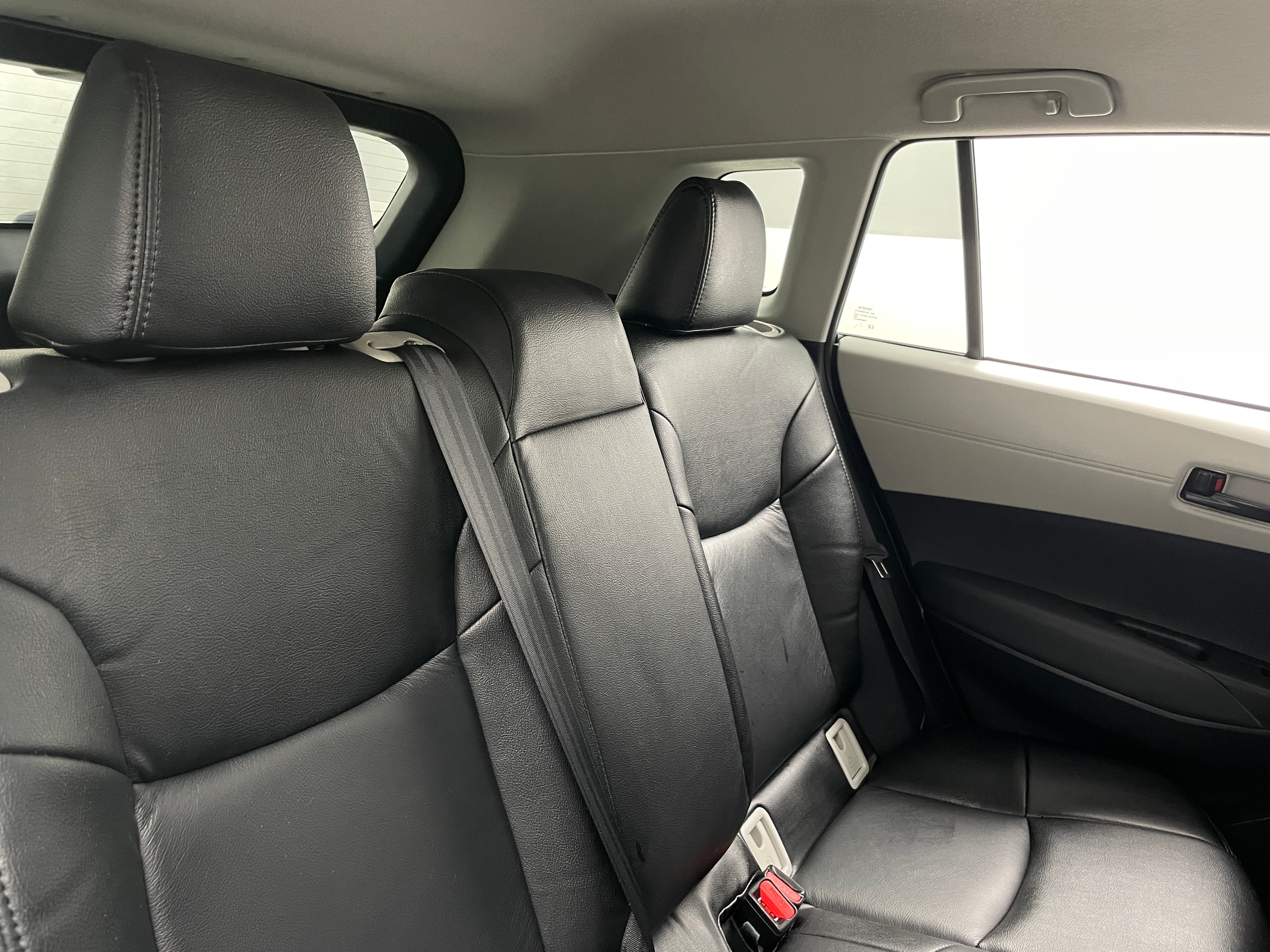 2022 Toyota Corolla Cross LE 5