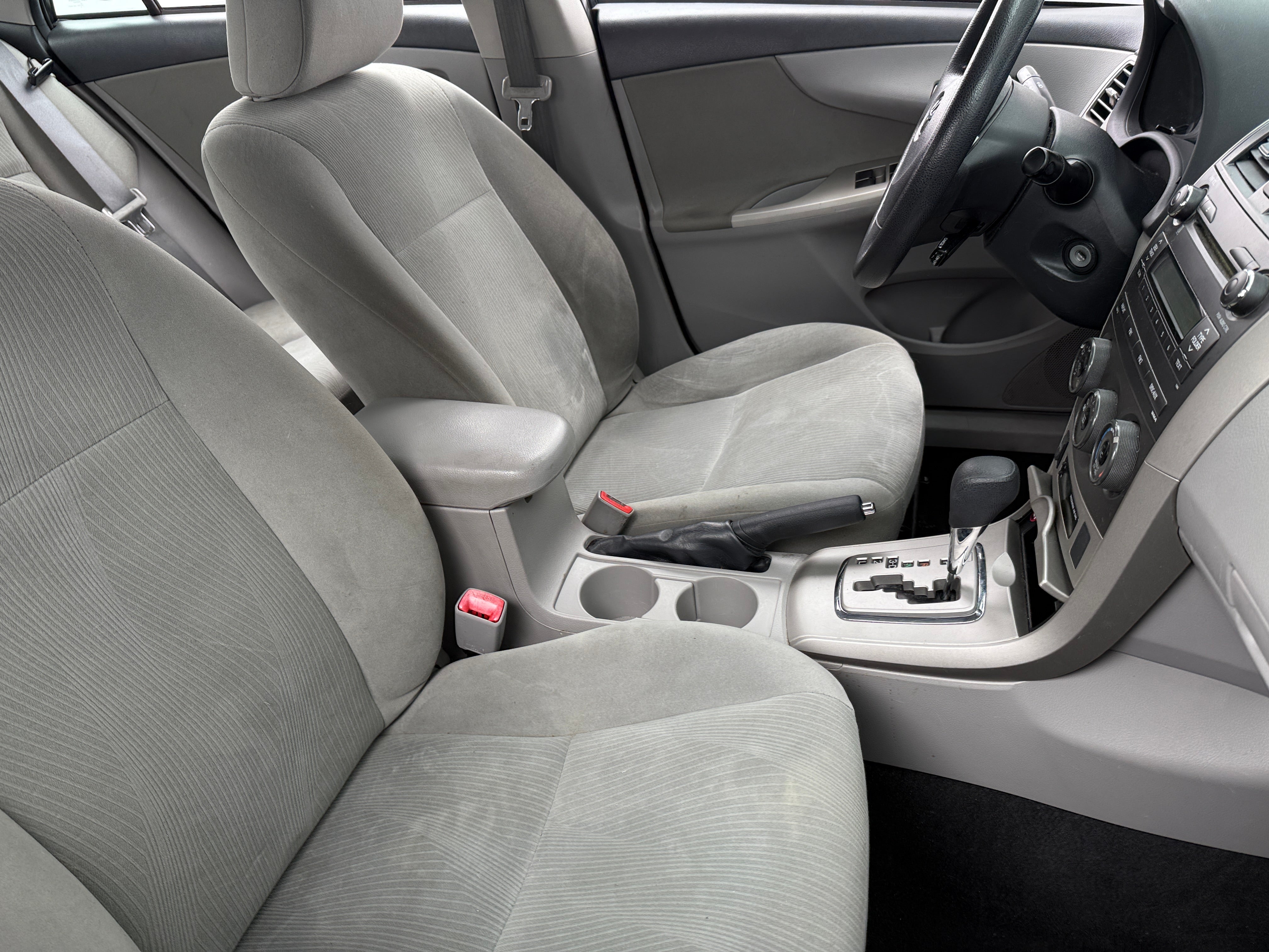 2011 Toyota Corolla LE 2