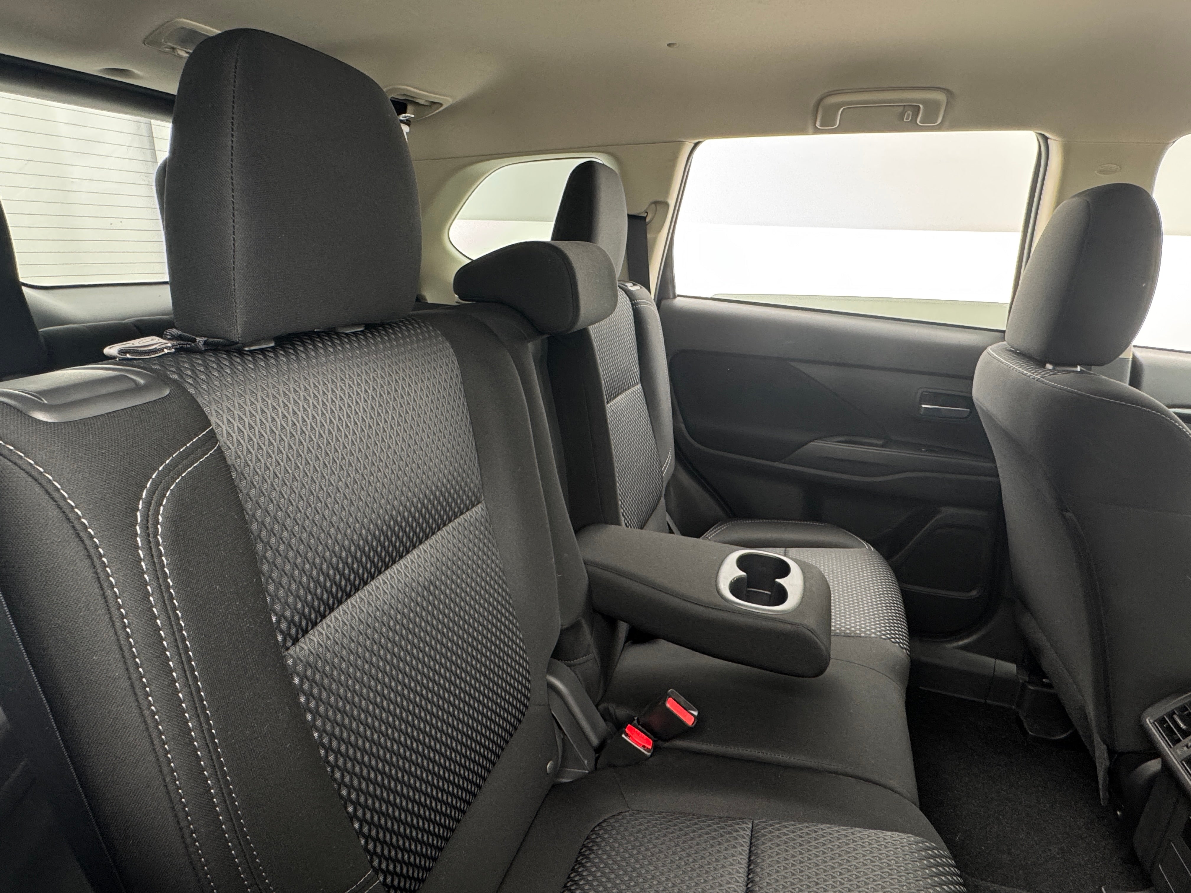 2019 Mitsubishi Outlander ES 6