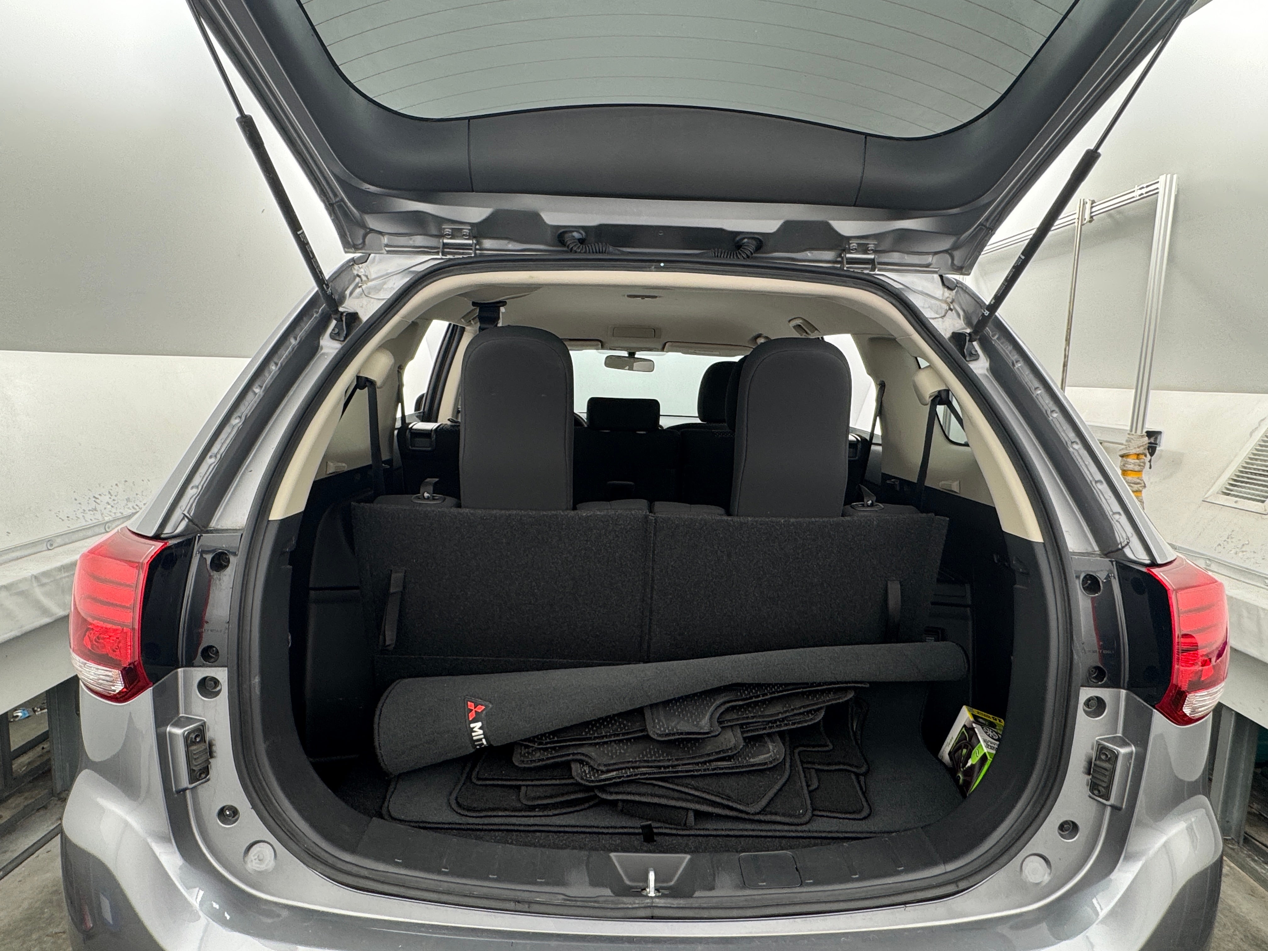 2019 Mitsubishi Outlander ES 7