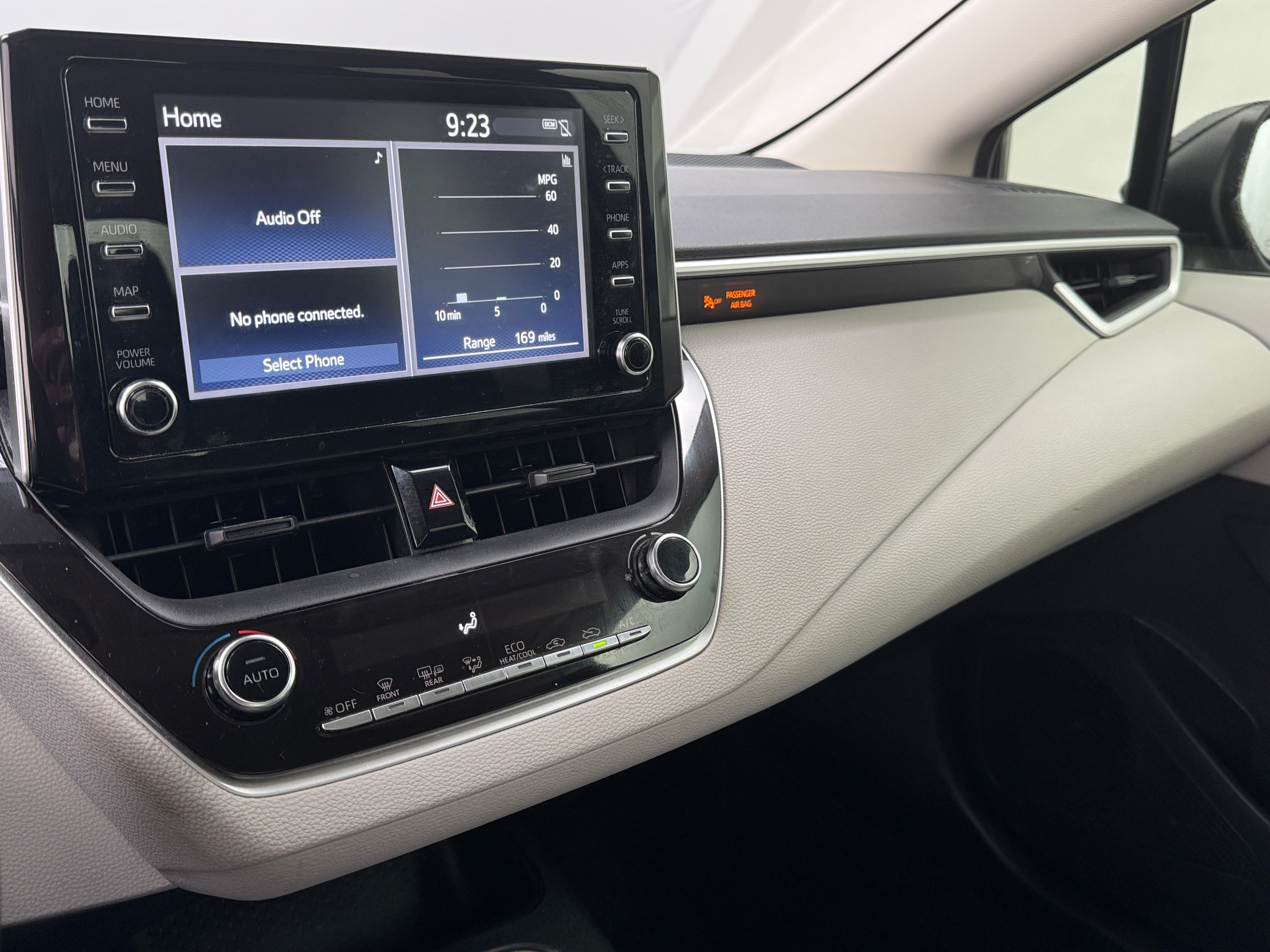 2020 Toyota Corolla LE 4