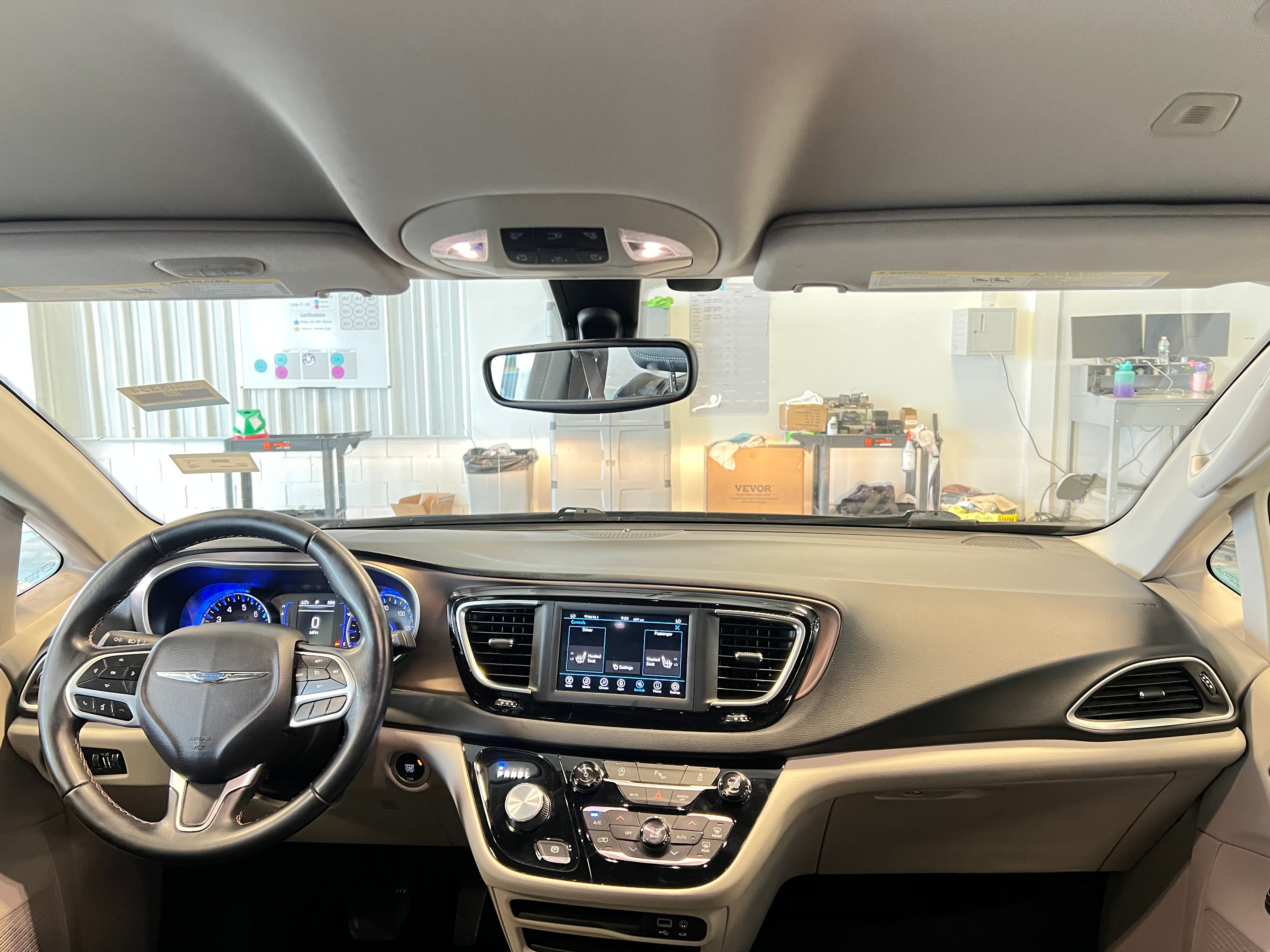 2018 Chrysler Pacifica Touring L 2