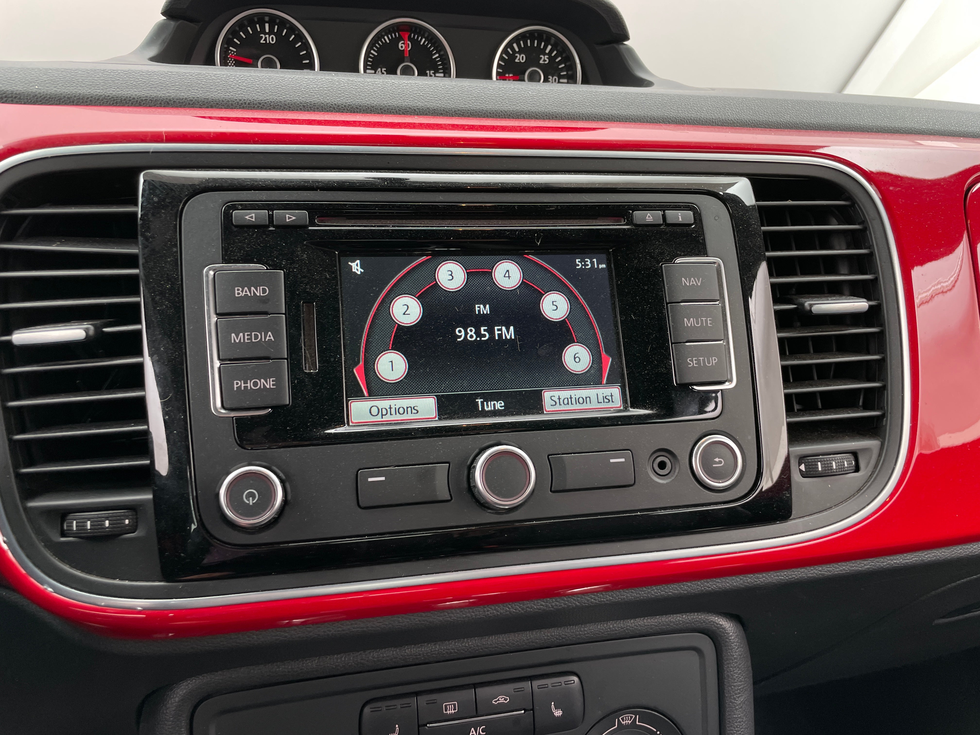 2013 Volkswagen Beetle  3