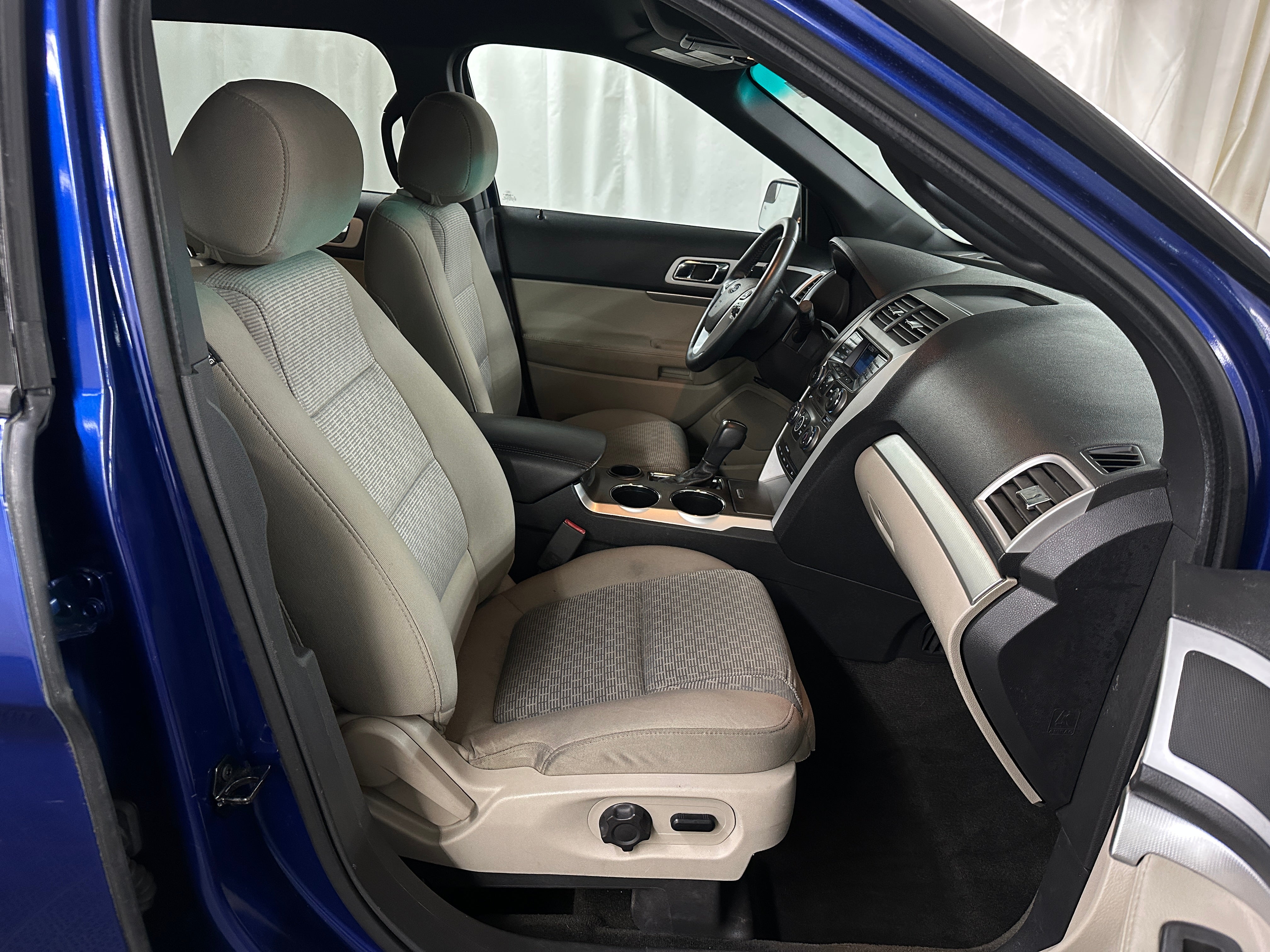 2013 Ford Explorer XLT 2