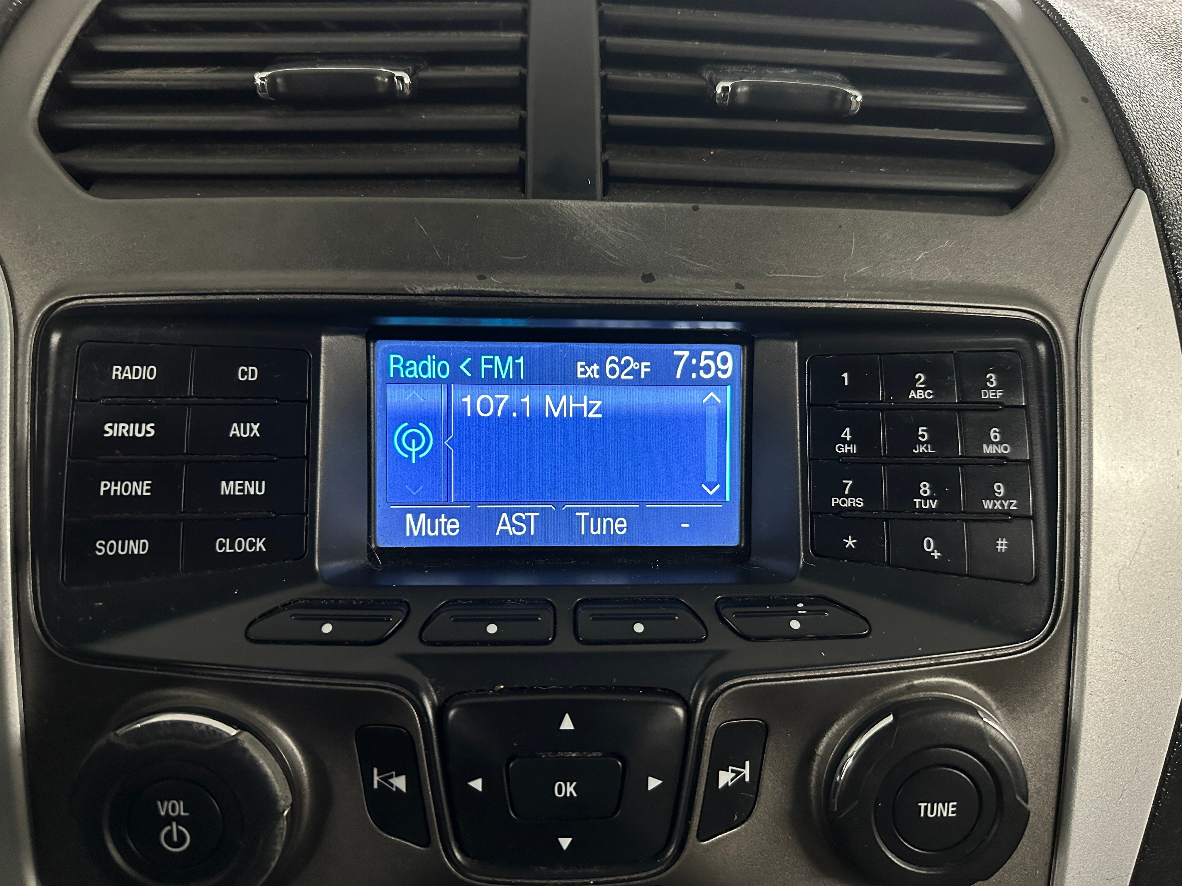 2013 Ford Explorer XLT 4