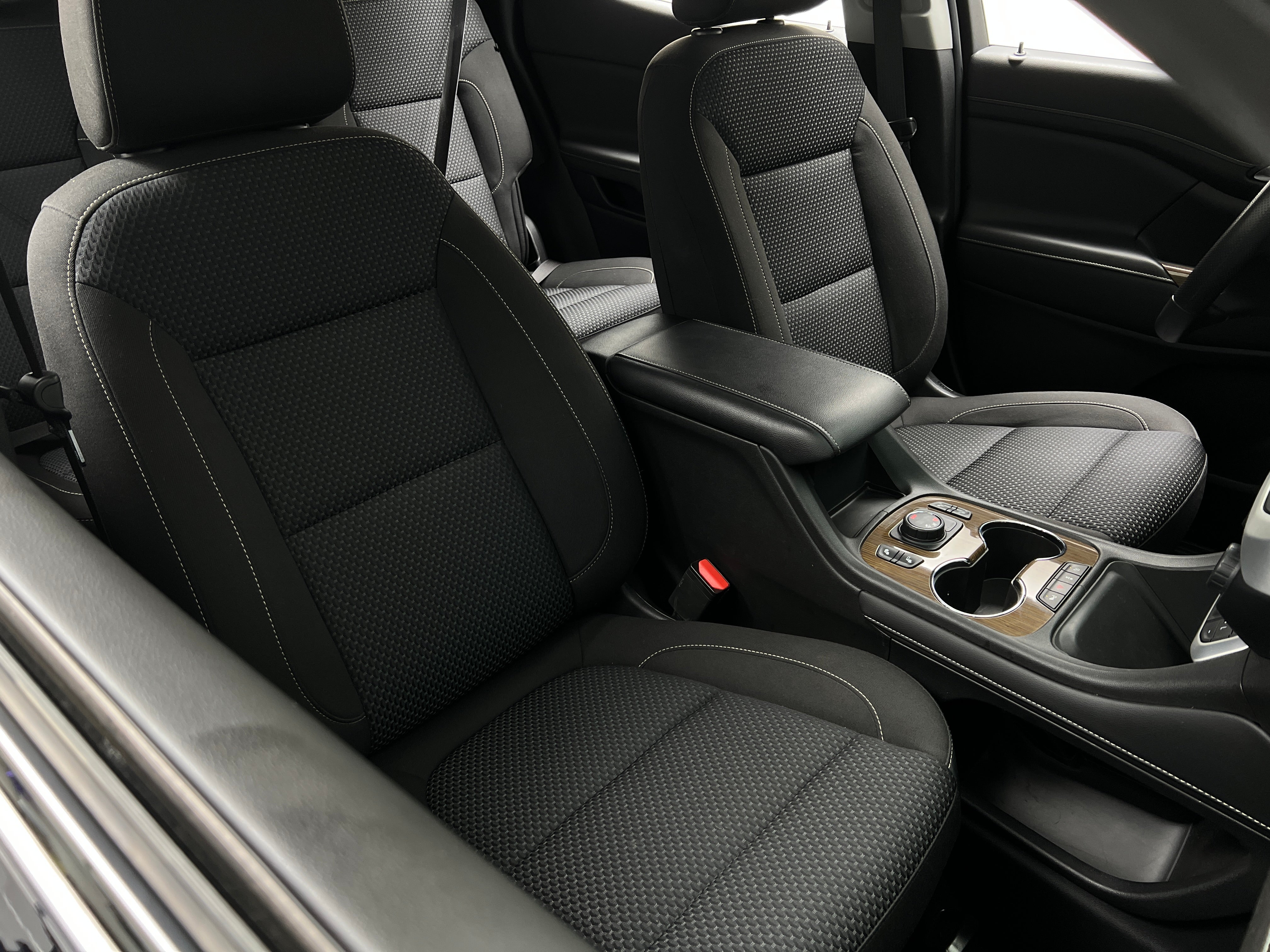 2021 GMC Acadia SLE 2
