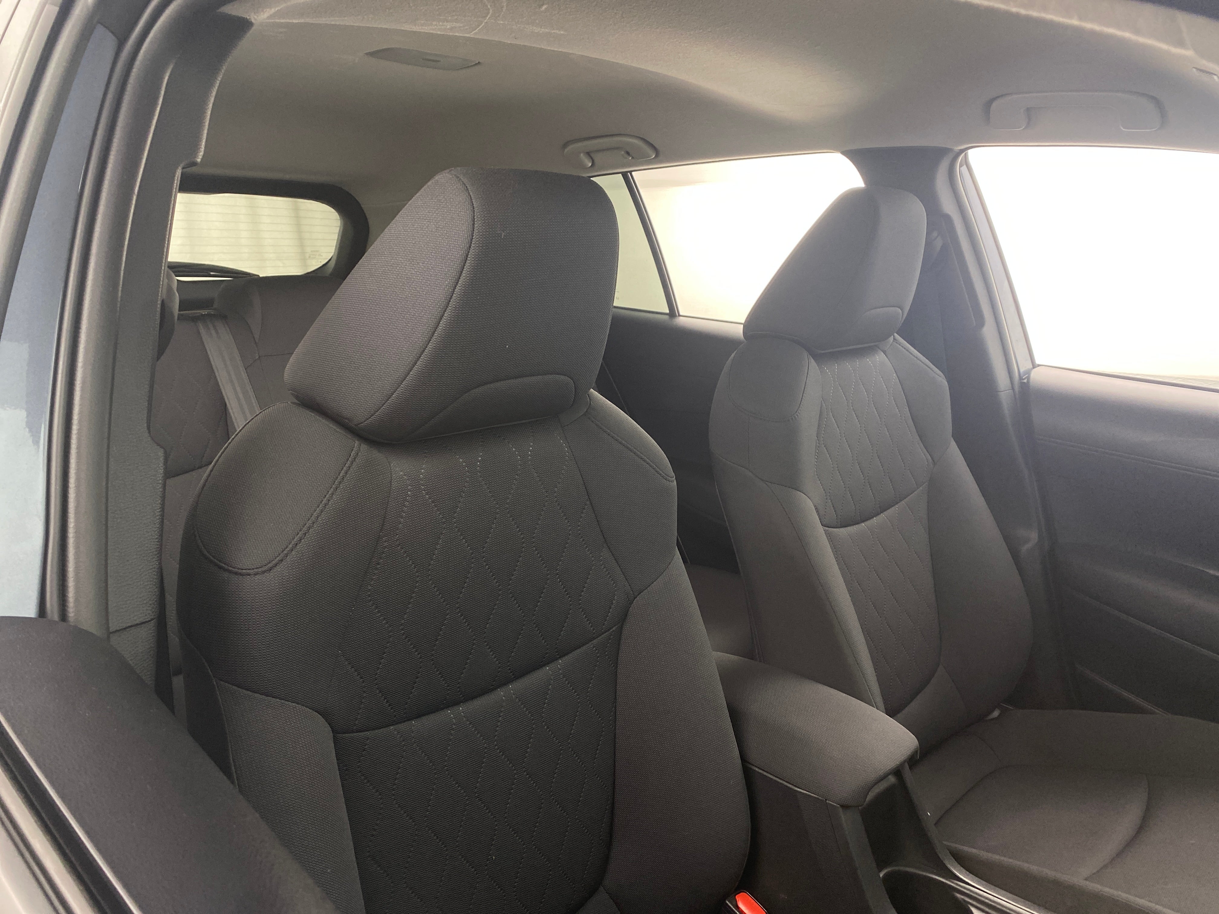 2022 Toyota Corolla Cross LE 2